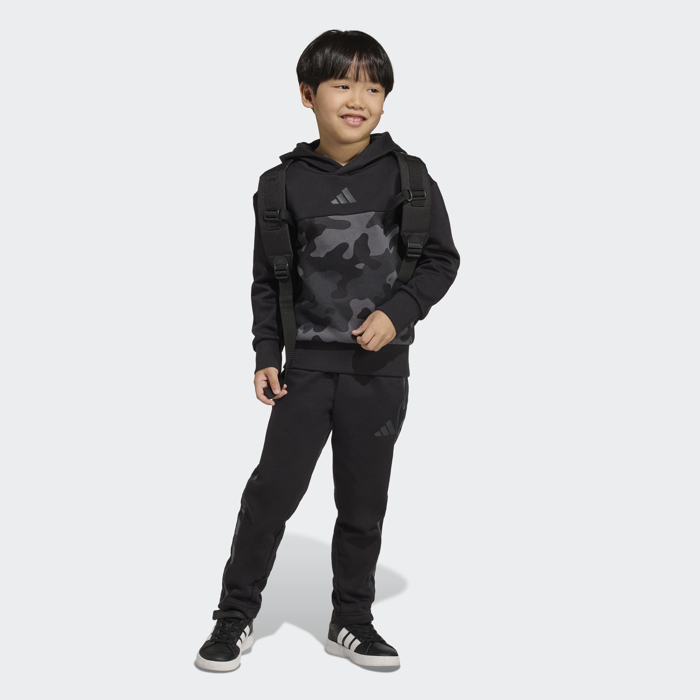 adidas Sportswear Trainingsanzug »SEASONAL ESSENTIALS CAMO FLEECE KLEINKINDER« 2 tlg.