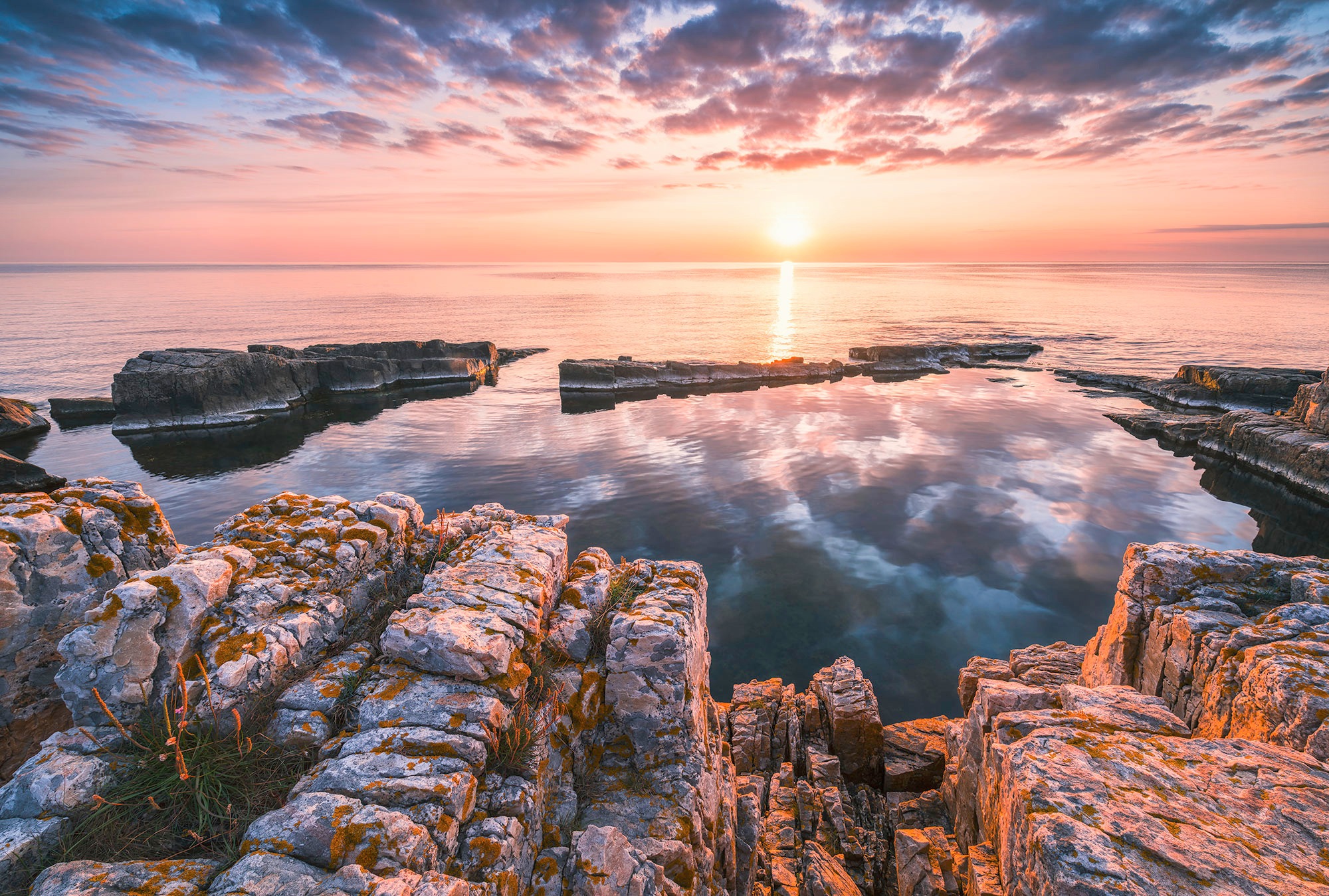 Image of Komar Fototapete »Spiegelküste«, bedruckt-Motiv bei Ackermann Versand Schweiz