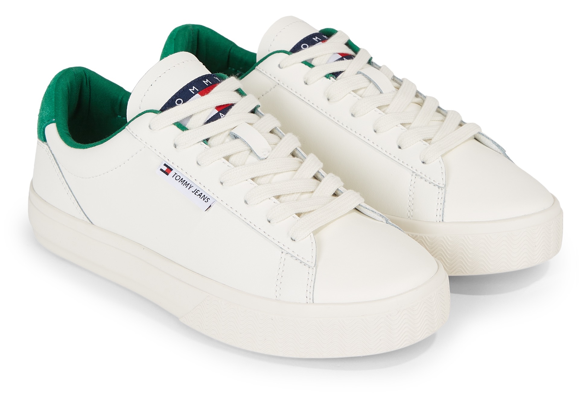 Tommy Jeans Plateausneaker »TJW CUPSOLE SNEAKER ESS«, mit Logoaufnäher an der Zunge, Freizeitschuh, Halbschuh, Schnürschuh