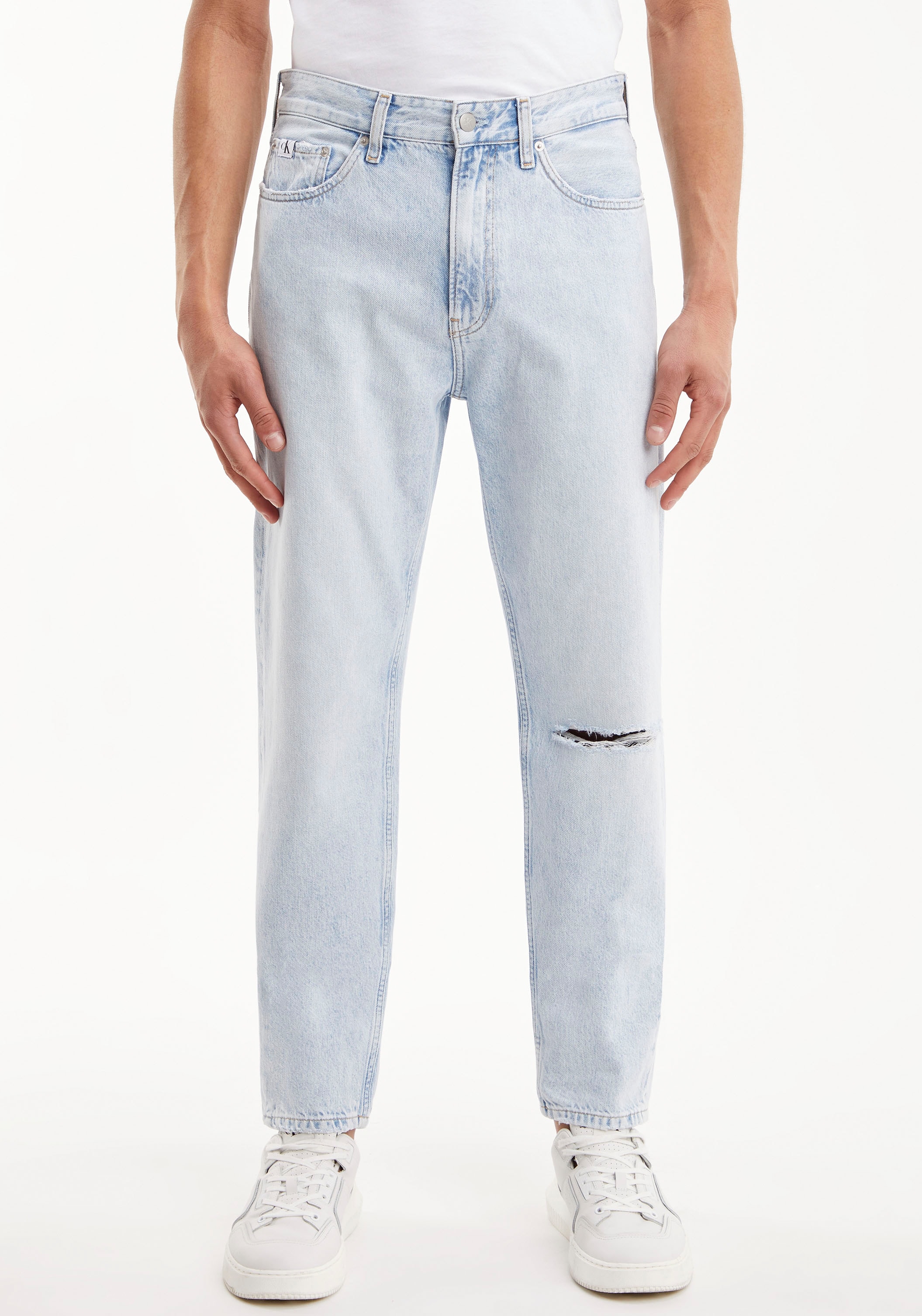 Tapered-fit-Jeans »REGULAR TAPER«, mit Calvin Klein Leder-Badge