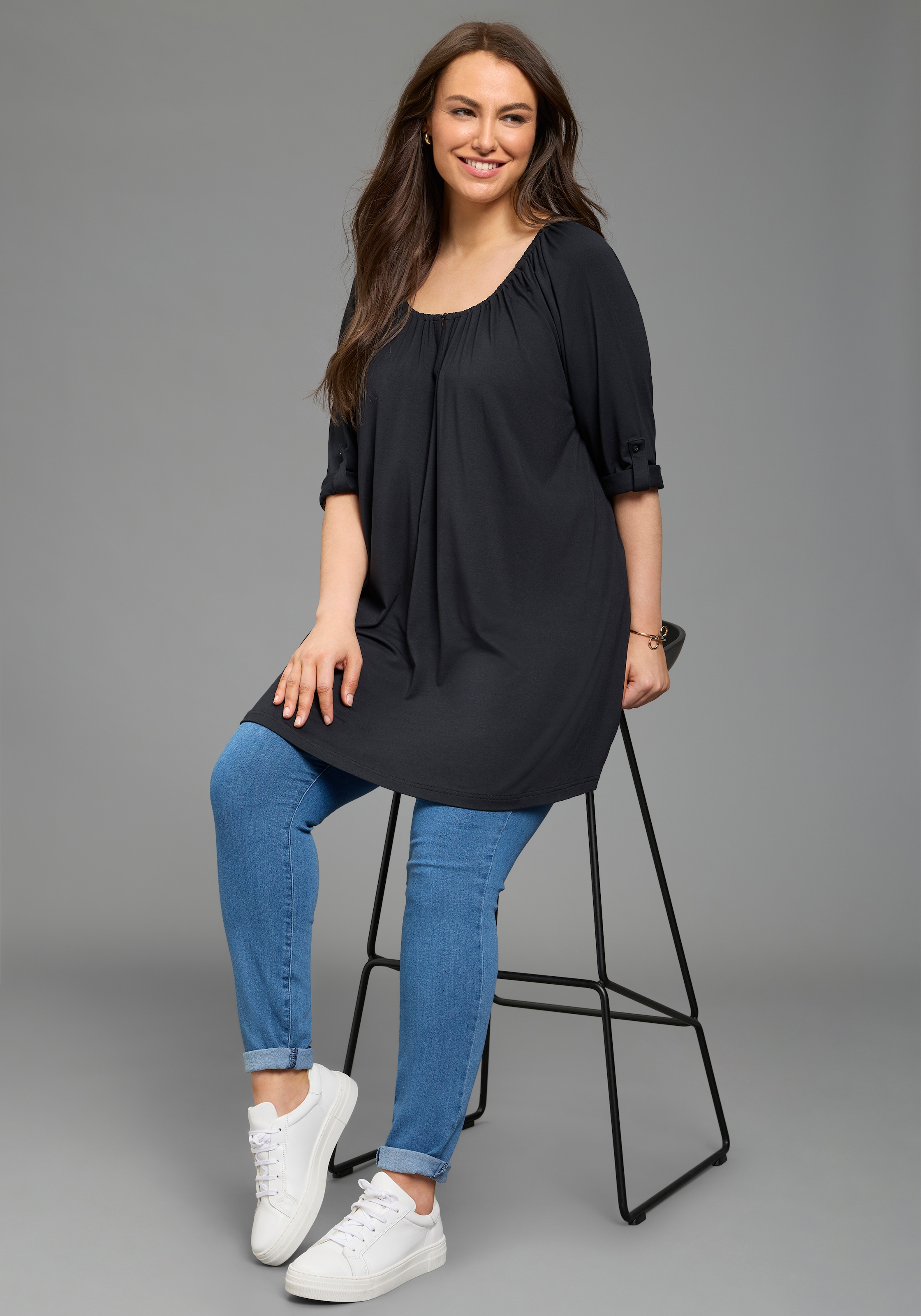 Image of Laura Scott CURVE Longshirt "Grosse Grössen" im A-Shape mit krempelbaren Ärmeln