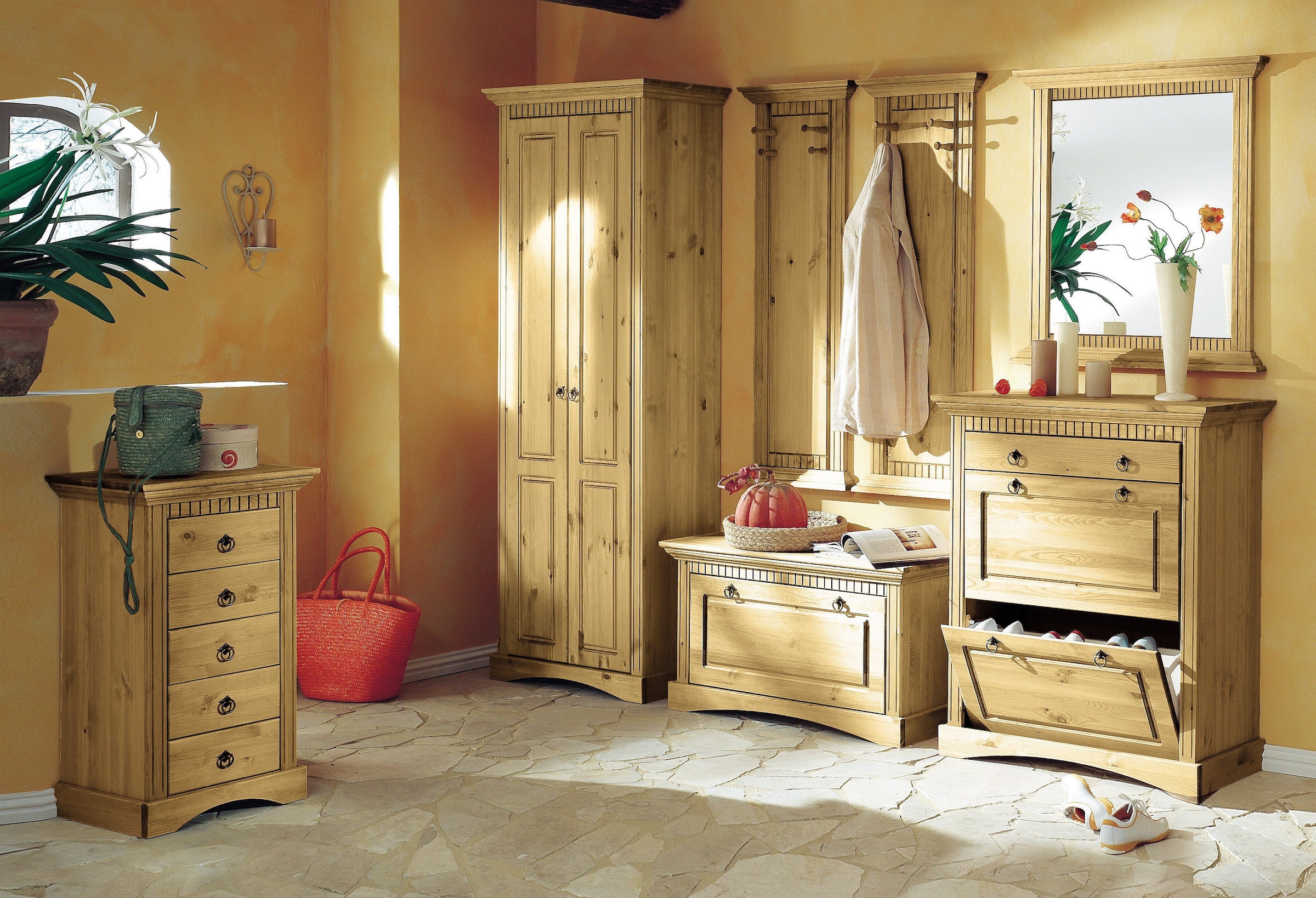 Home affaire Schuhtruhe »Rustic«, aus massiver Kiefer, Sitzhöhe 49 cm, mit Kassettenoptik