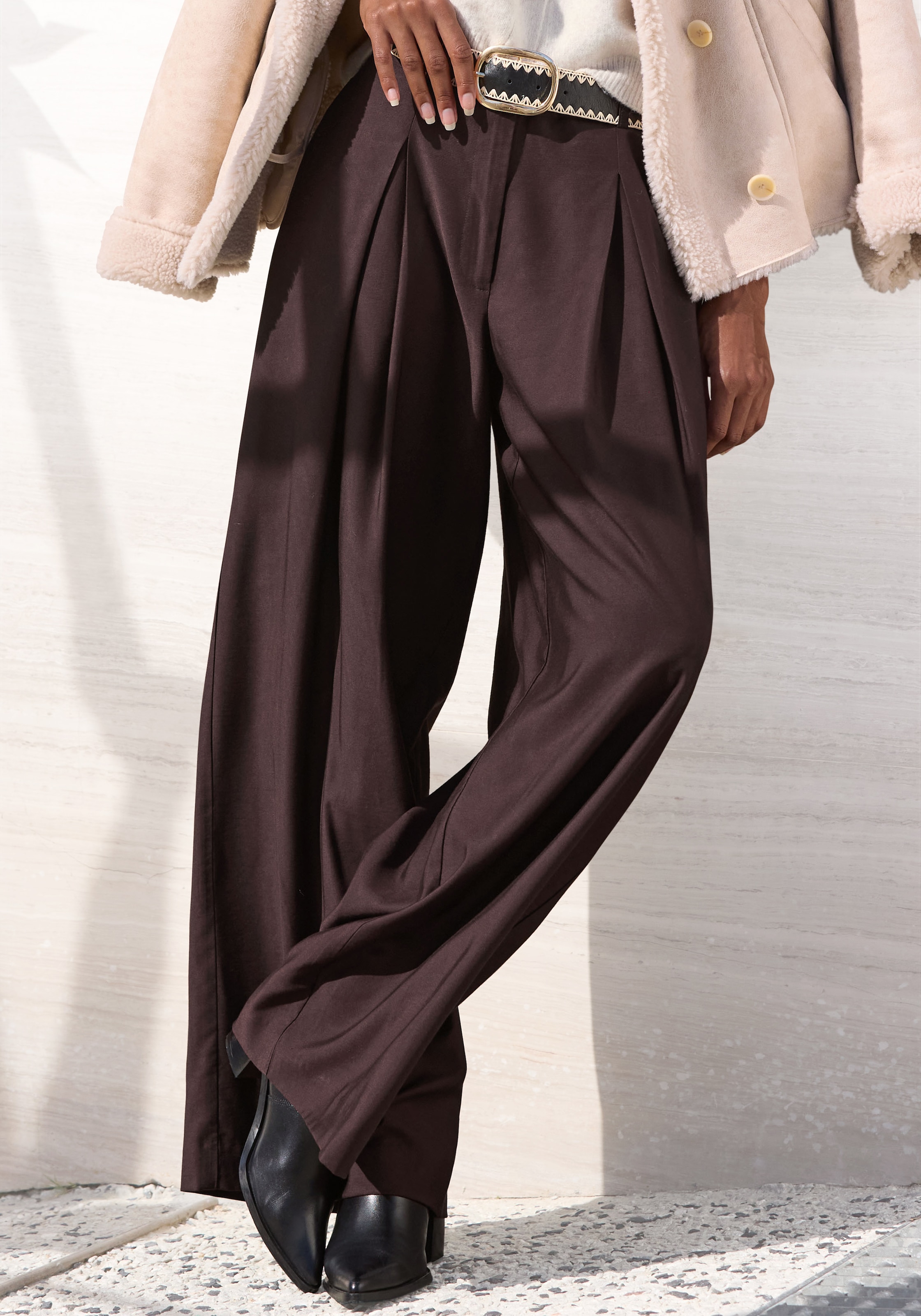 Image of French Connection Bundfaltenhose "mit luftig-weitem Bein" aus leichter Webware mit Viskose, elegante Palazzohose, Casual-chic