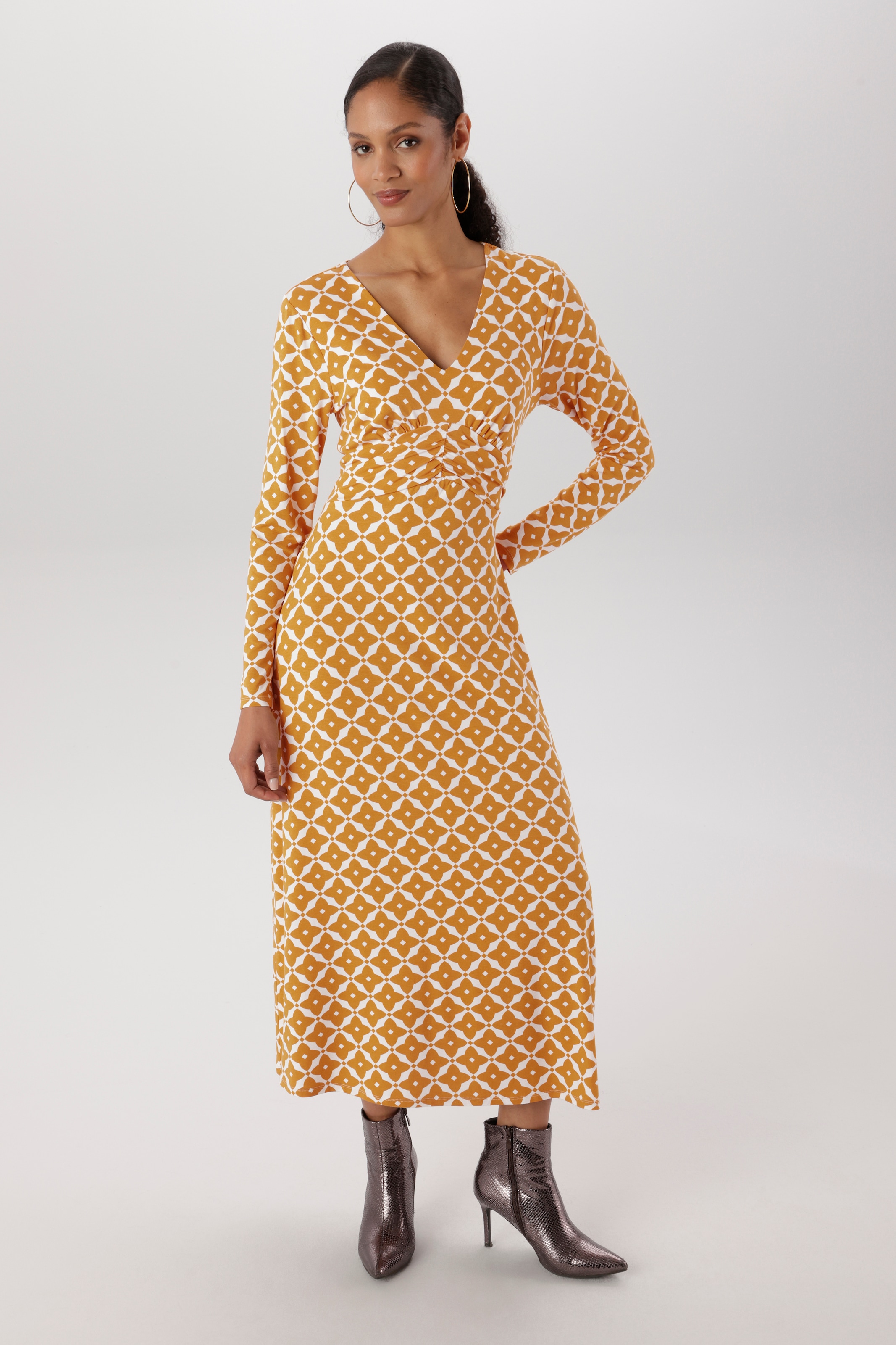 Aniston SELECTED Robe midi mit eleganten, grafischen Druckverlauf