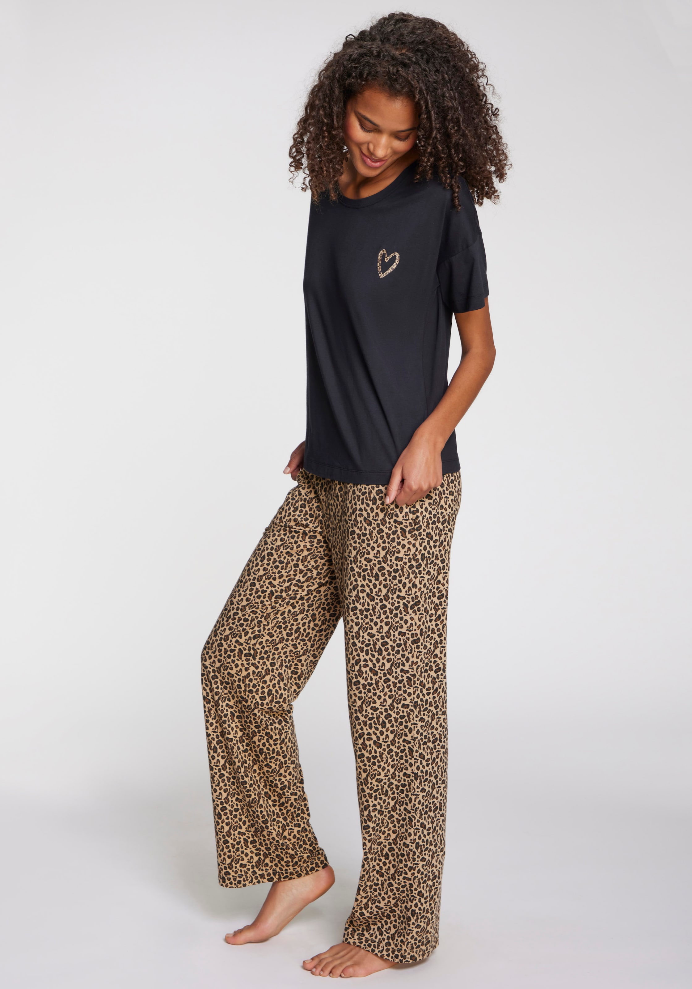 s.Oliver Pyjamahose  mit weitem Bein