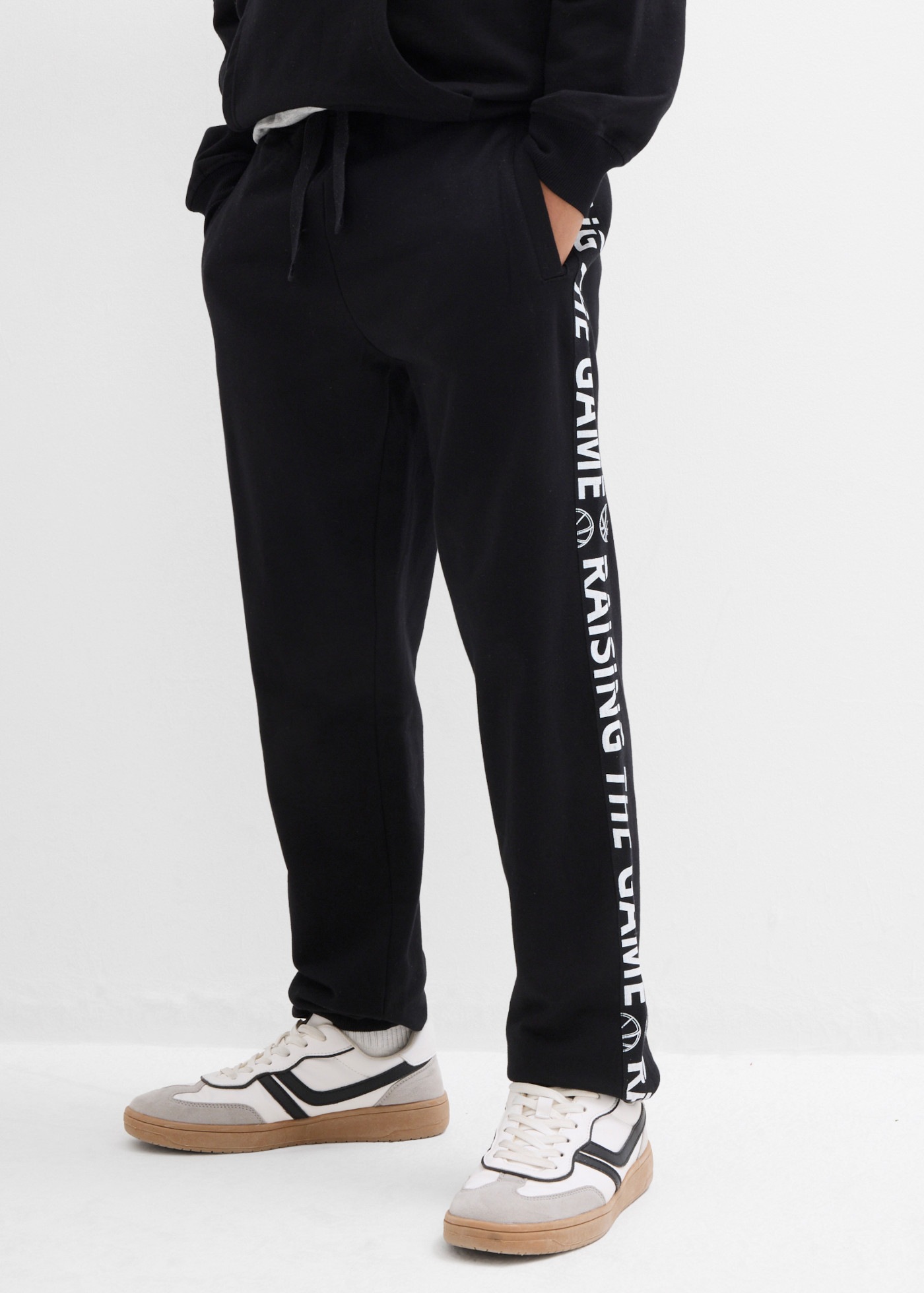Image of bonprix Sweathose für Jungen, mit Schriftzug an den Seiten, Regular Fit, aus Baumwolle