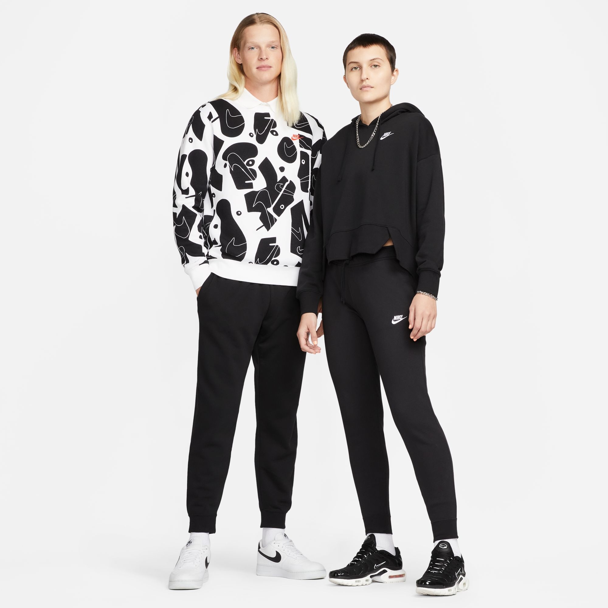 Nike Sportswear Jogginghose »CLUB FLEECE WOMEN'S MID-RISE JOGGERS«