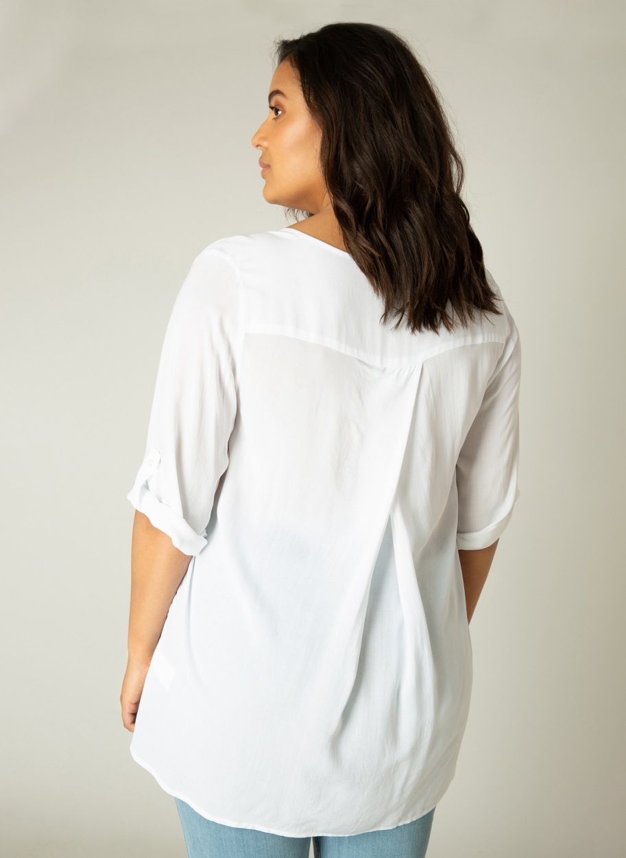 Base Level Curvy Klassische Bluse mit V-Ausschnitt