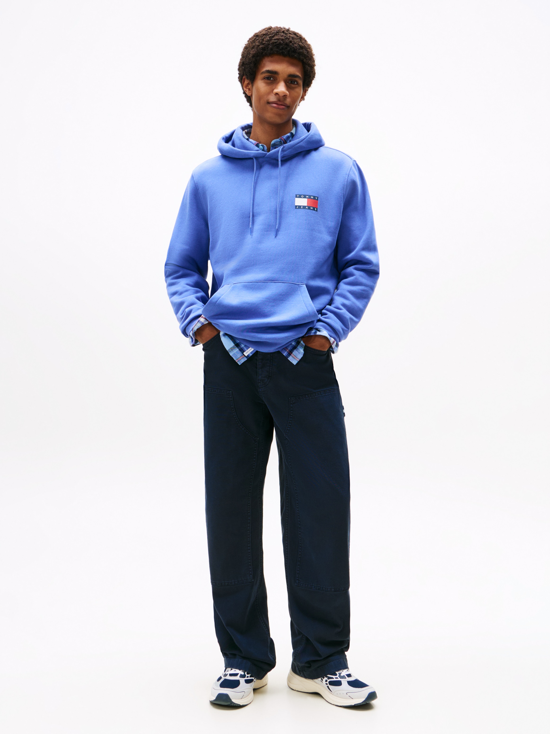 Tommy Jeans Sweatshirt »TJM REG ESSENTIAL FLAG HOOD EXT«, mit bedruckten Markenlogo auf Brusthöhe