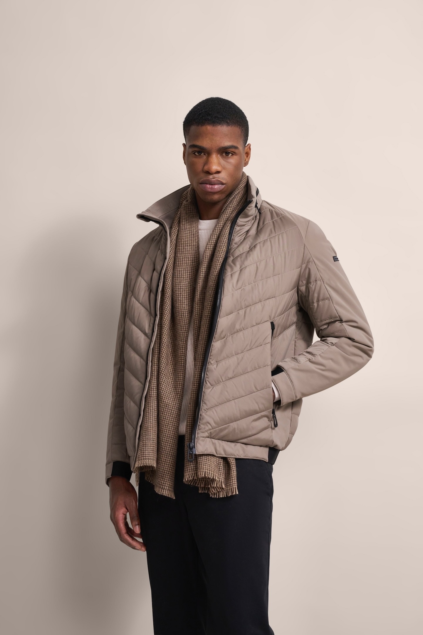 Image of bugatti Blouson mit Kapuze mit Frontsteppung