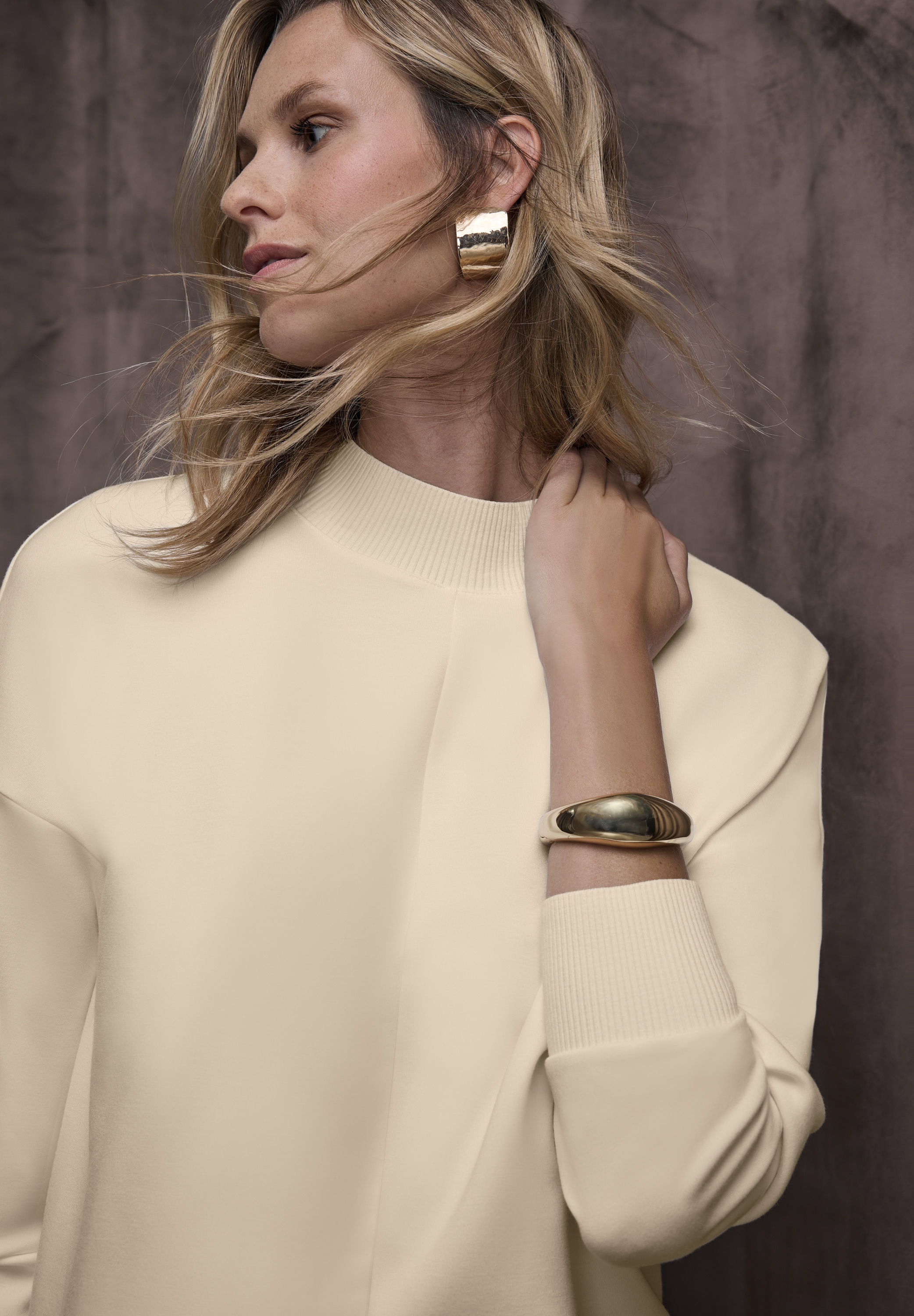 STREET ONE Pull à col rond Feine Rippdetails an Kragen und Ärmelbündchen