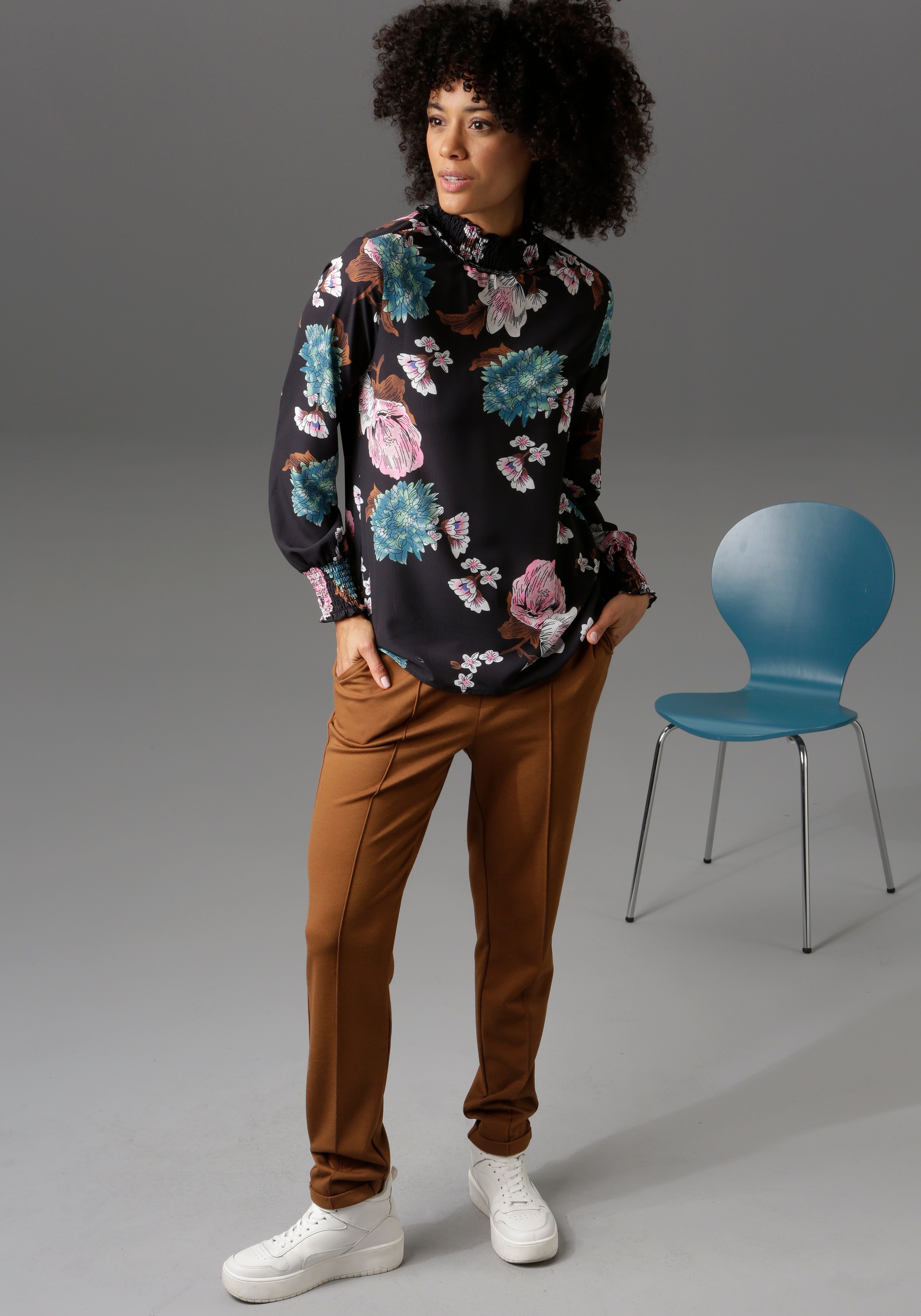 Image of Aniston CASUAL Schlupfbluse, mit grossflächigem Blütendruck - in verschiedenen Farben und Drucken erhältlich bei Ackermann Versand Schweiz