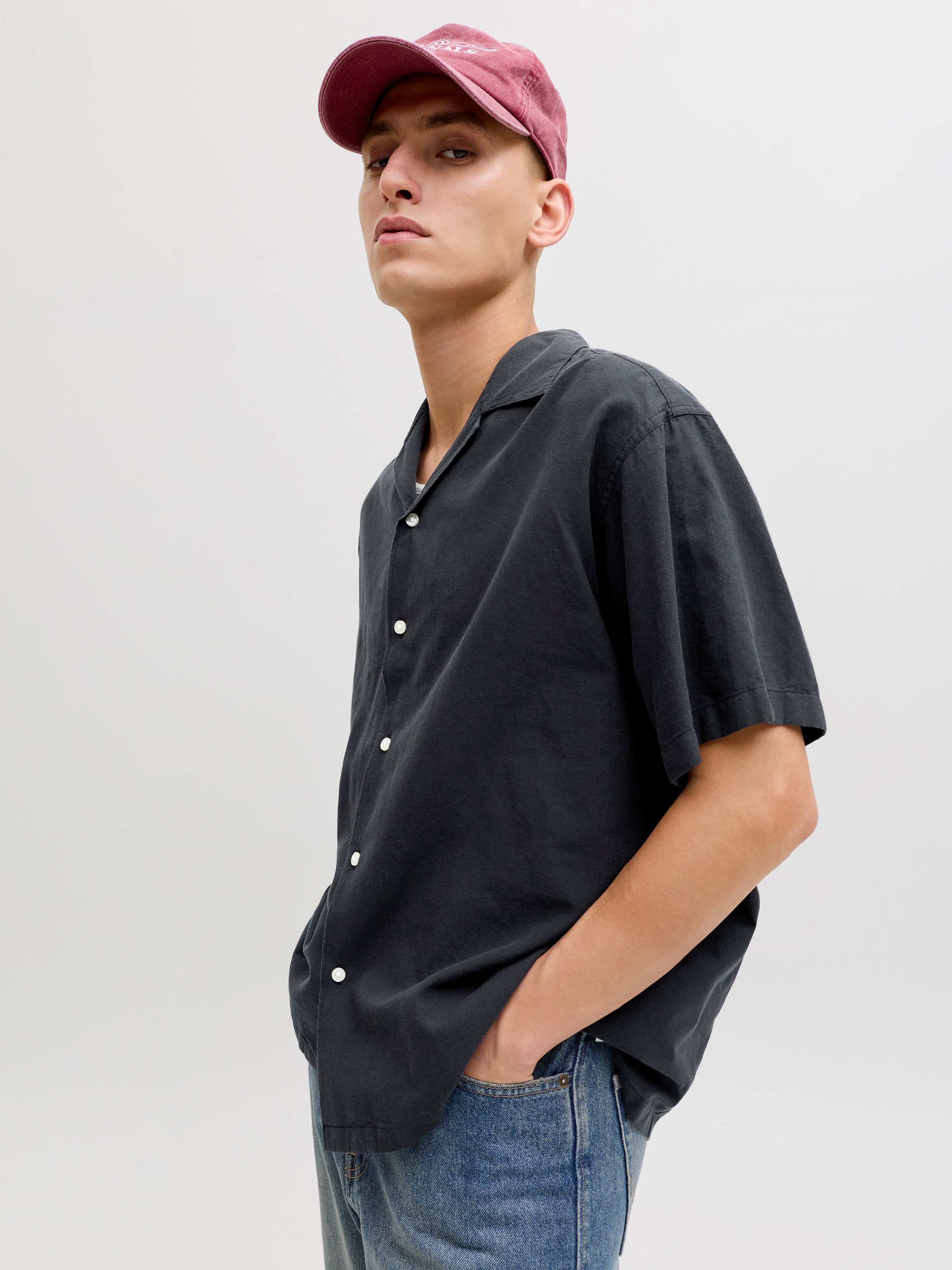 Jack & Jones Chemise à manches courtes »JJEBREEZE LINEN BLEND RESORT SHIRT SS SN« mit Knopfleiste