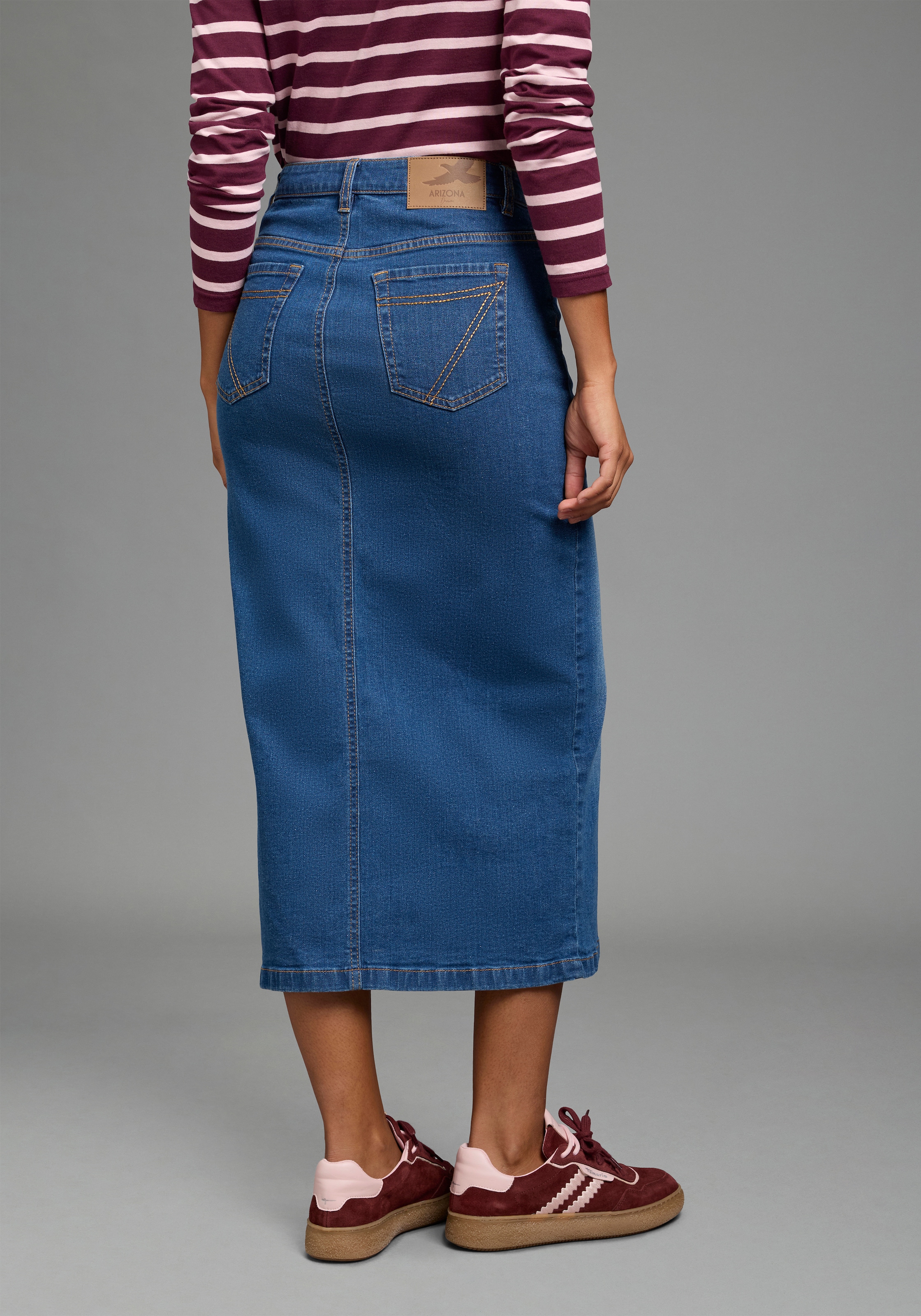 Arizona Jeansrock »lang« wadenlang, mit Schlitz, figurbetonte Passform, aus elastischem Denim