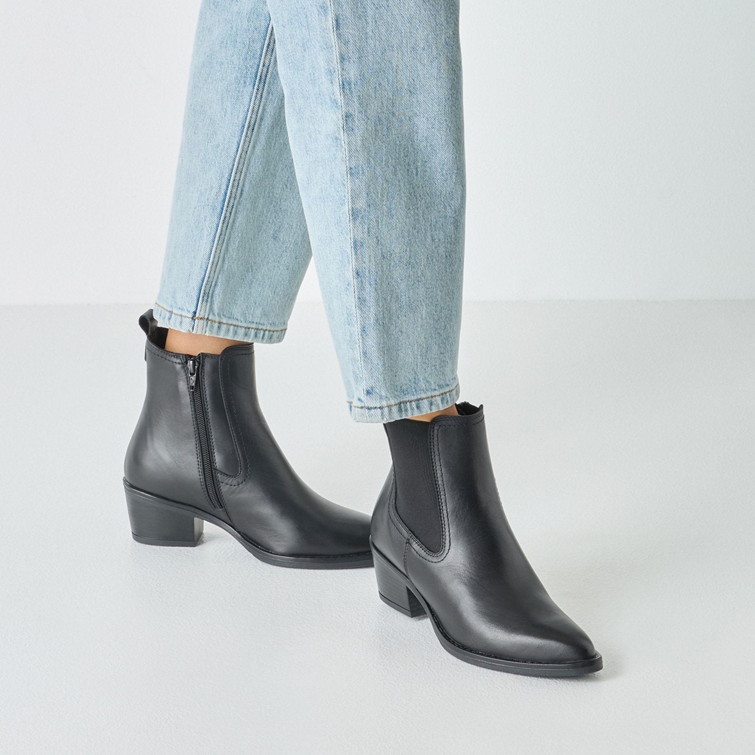 Tamaris Chelseaboots  , Blockabsatz, Cowboy Stiefelette, Westernstiefelette mit Gummizug