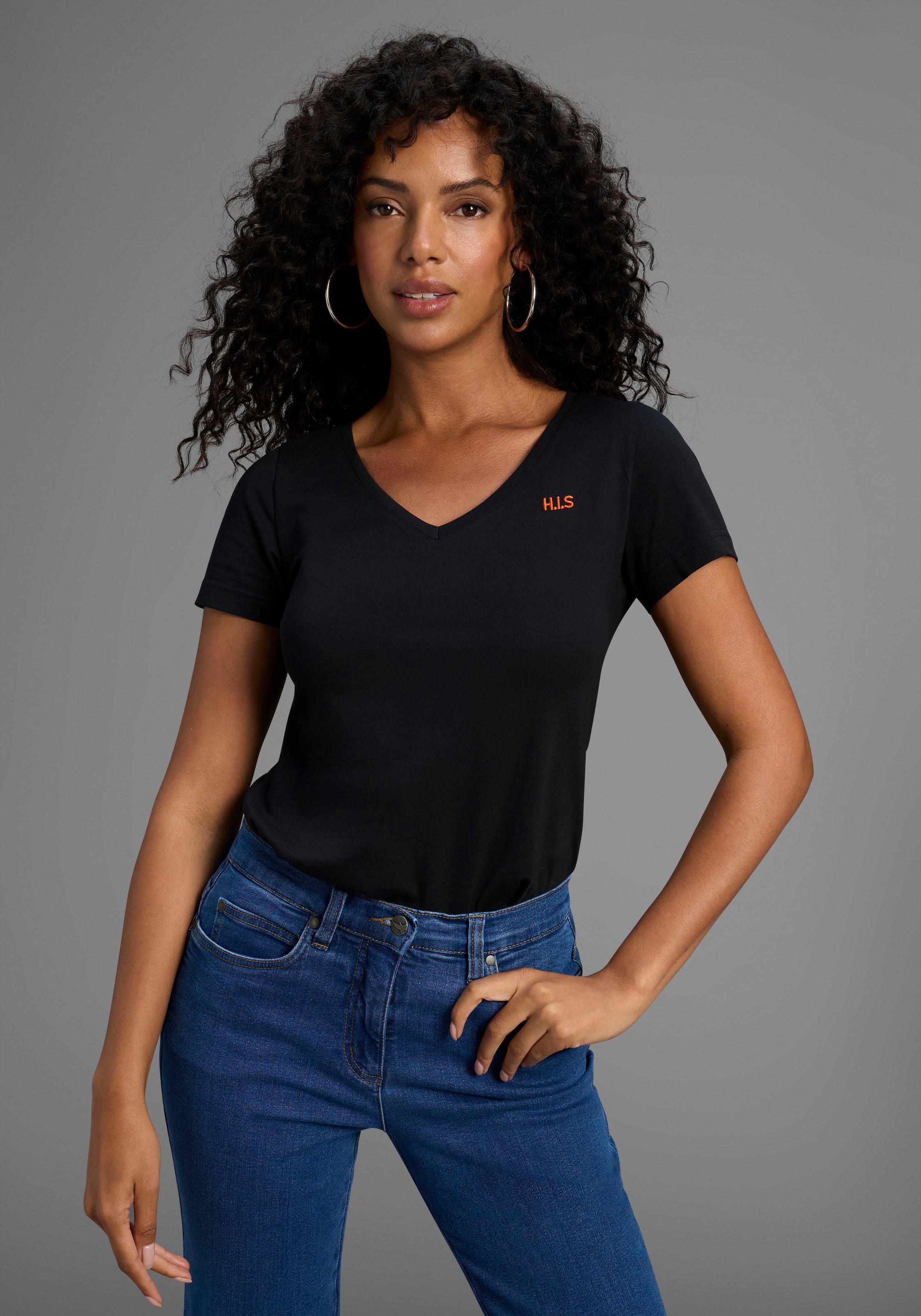 H.I.S T-Shirt »Essential-Basics«, (Spar-Set, 3er-Pack), hüftlange Passform, figurumspielender Schnitt, aus 100% Baumwolle
