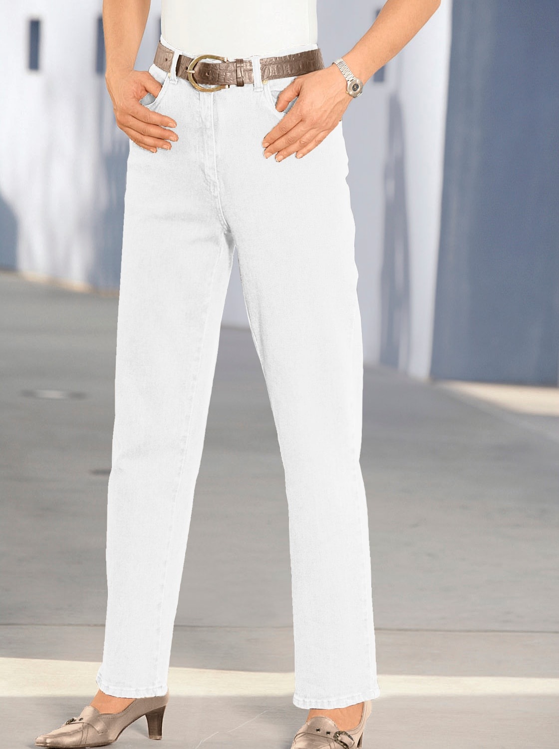 Image of Classic Bequeme Jeans 1