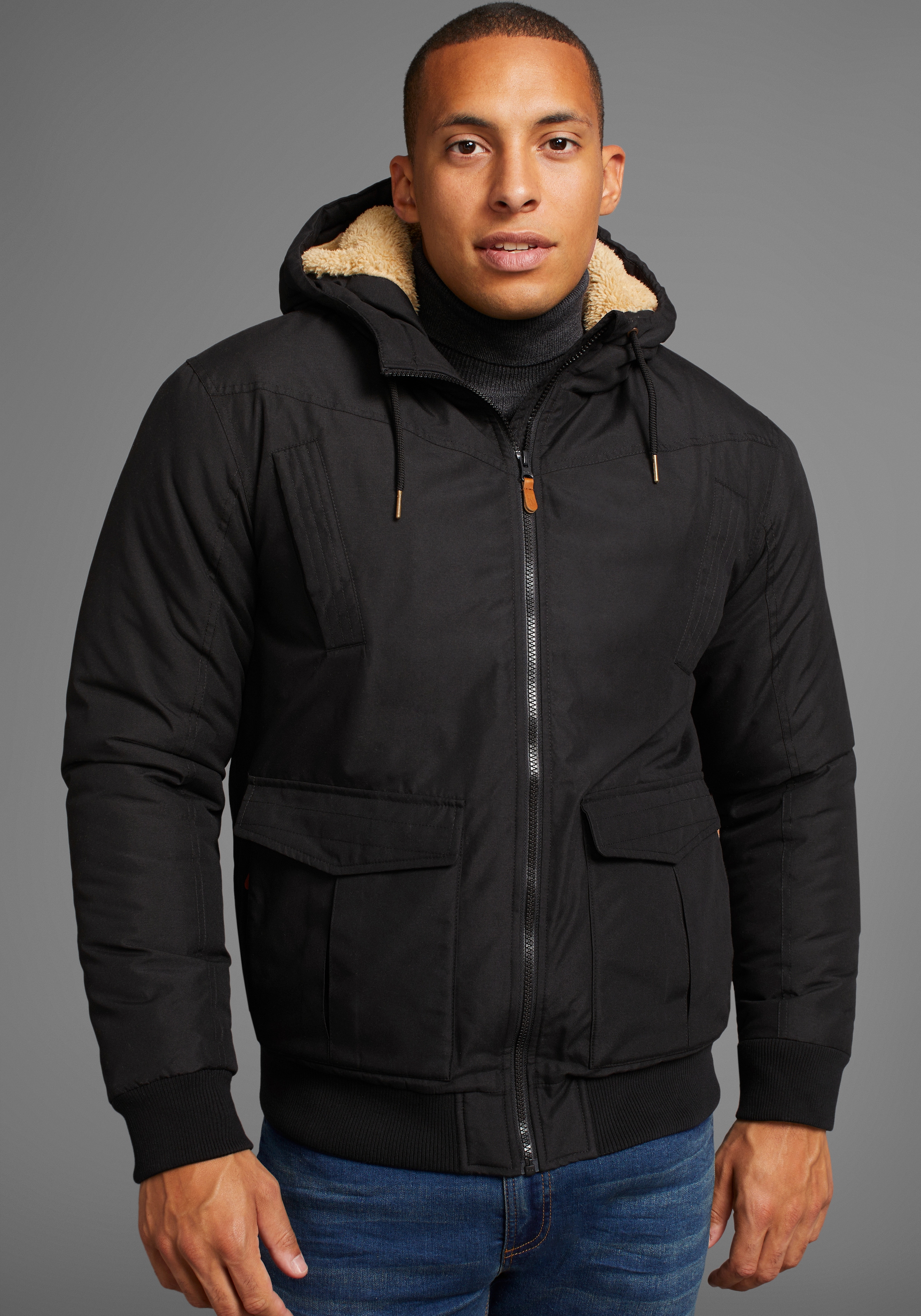 Image of Bruno Banani Winterjacke mit Kapuze aus Baumwolle und Polyester, hochschliessender Kragen