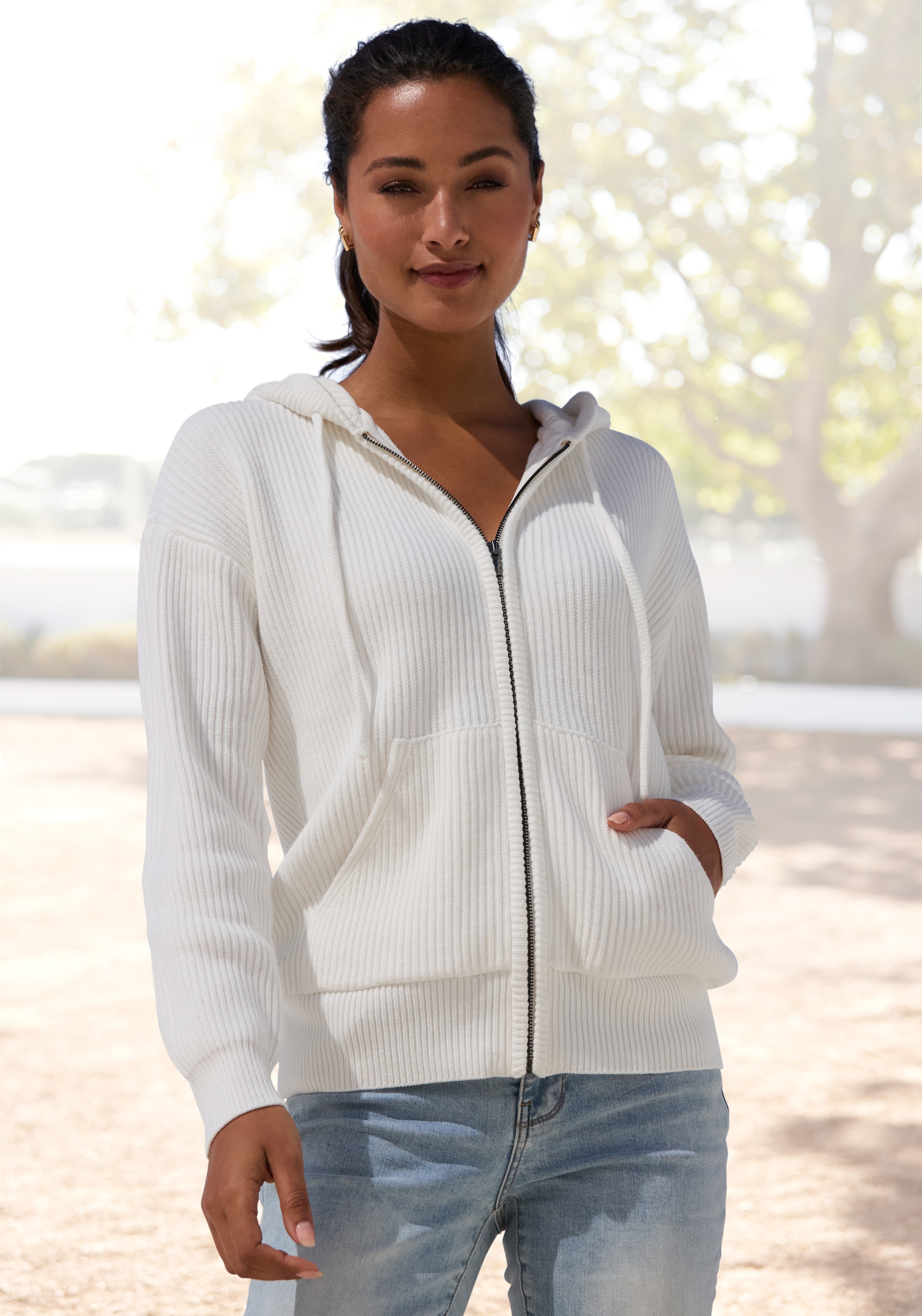 Elbsand Cardigan à capuche »aus hochwertigem Viskosemix mit Frottee-Applikation« 7 : gilet douillet en tricot avec capuche, cardigan tricoté à fermeture éclair