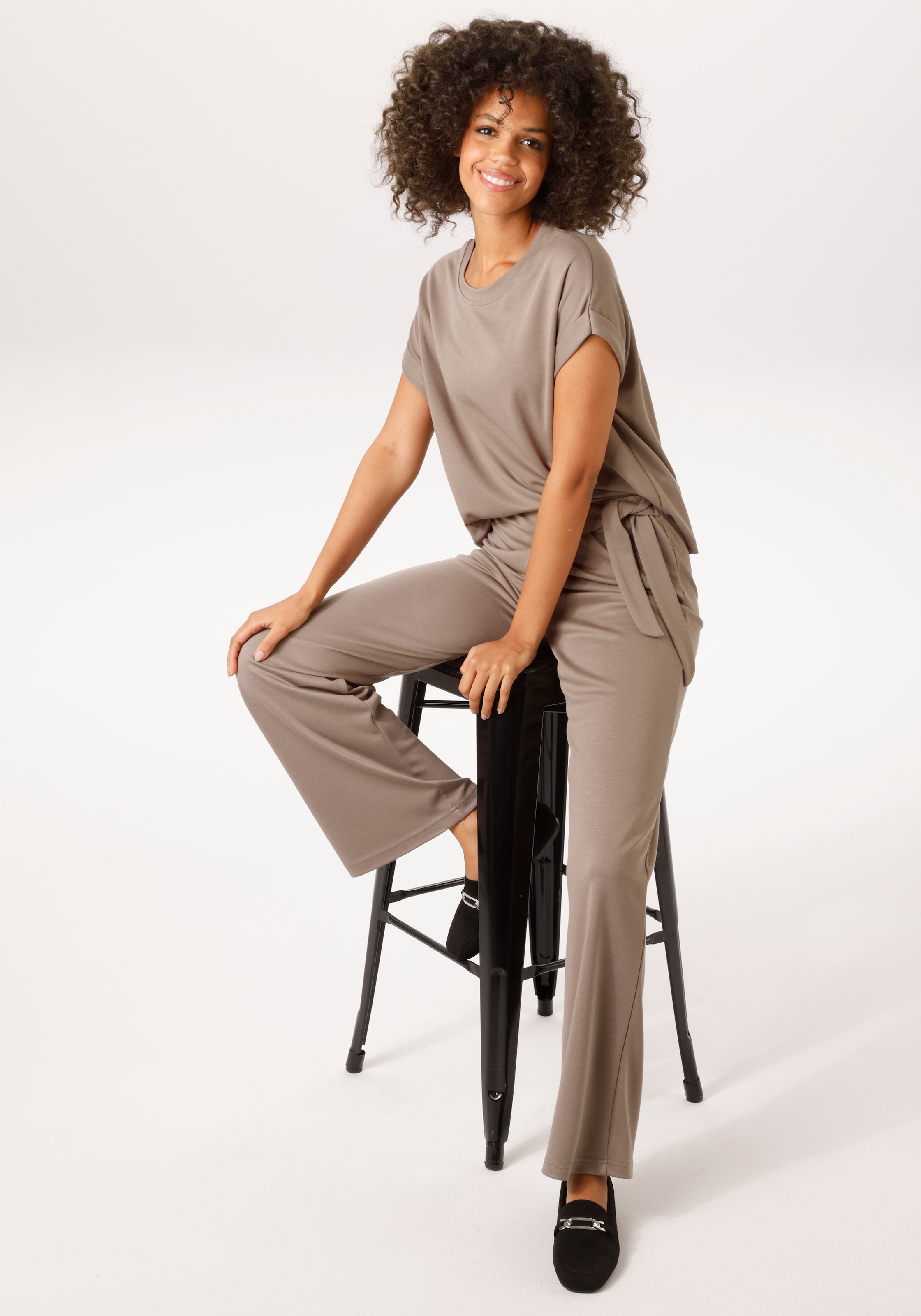 Aniston CASUAL T-Shirt mit fixiertem Ärmel-Umschlag - NEUE KOLLEKTION