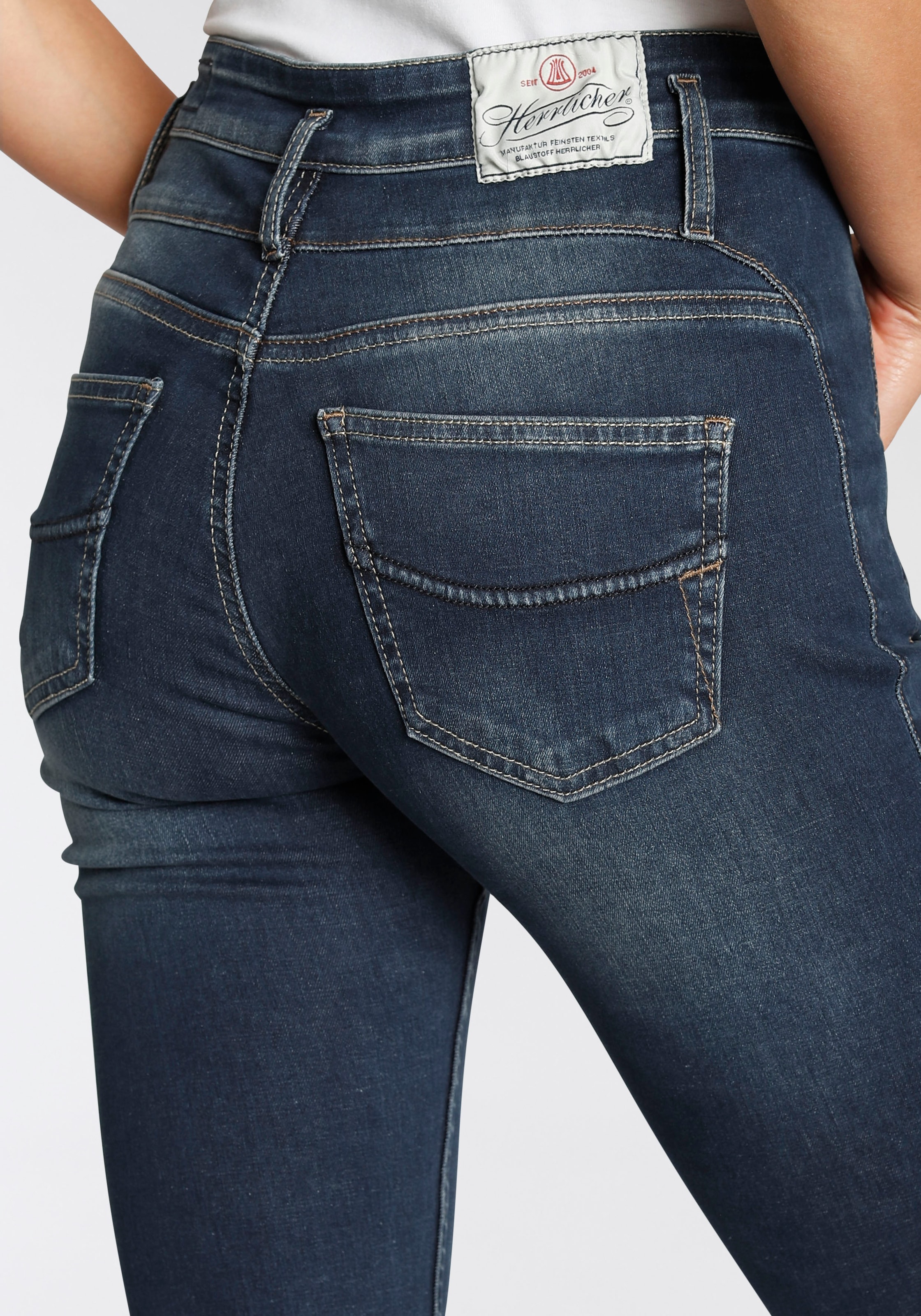 Herrlicher Slim-fit-Jeans »SHARP SLIM REUSED DENIM«, Nachhaltige Premium-Qualität enthält recyceltes Material