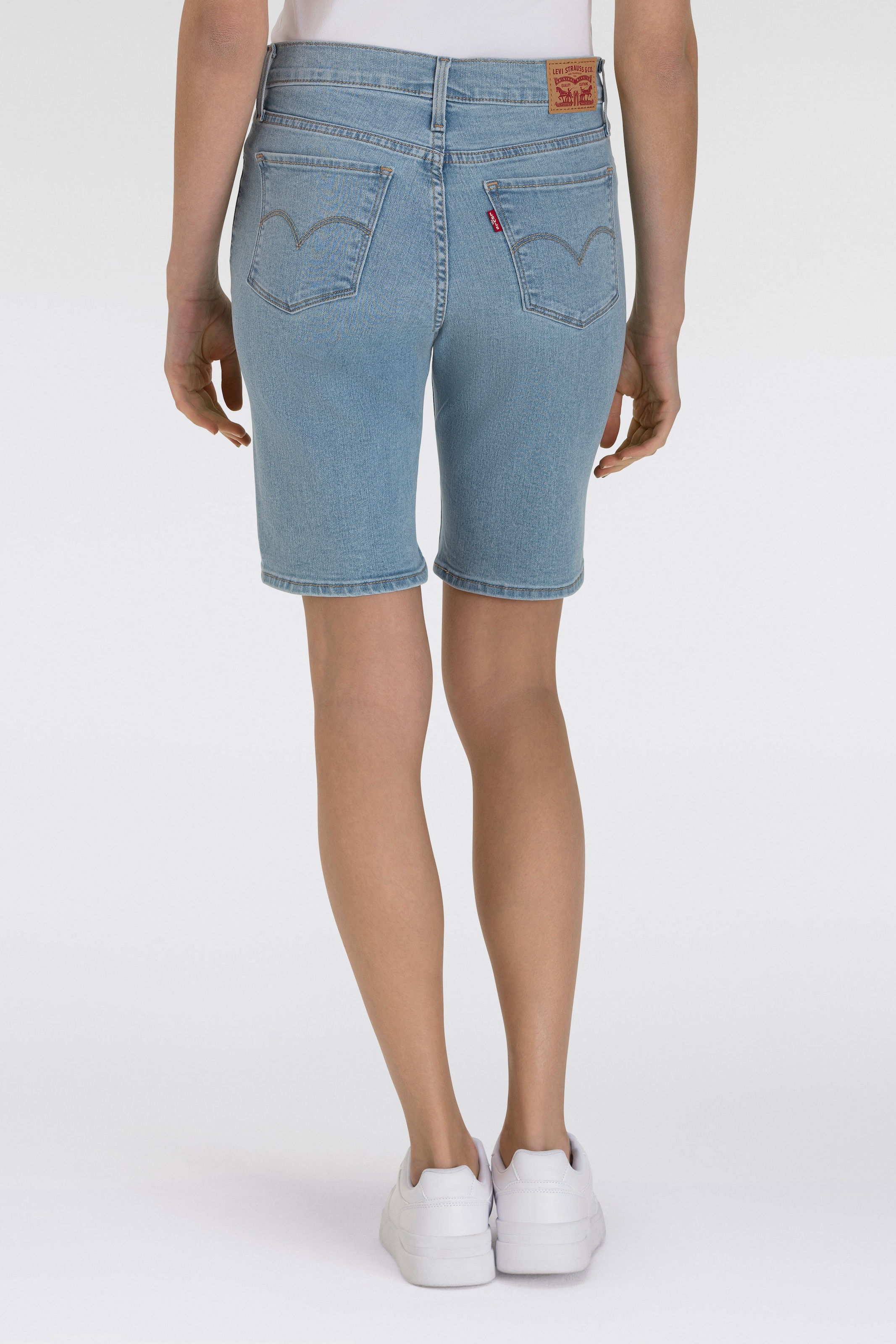 Levi's® Shorts »SHAPING BERMUDA«, im Five-Pocket Style