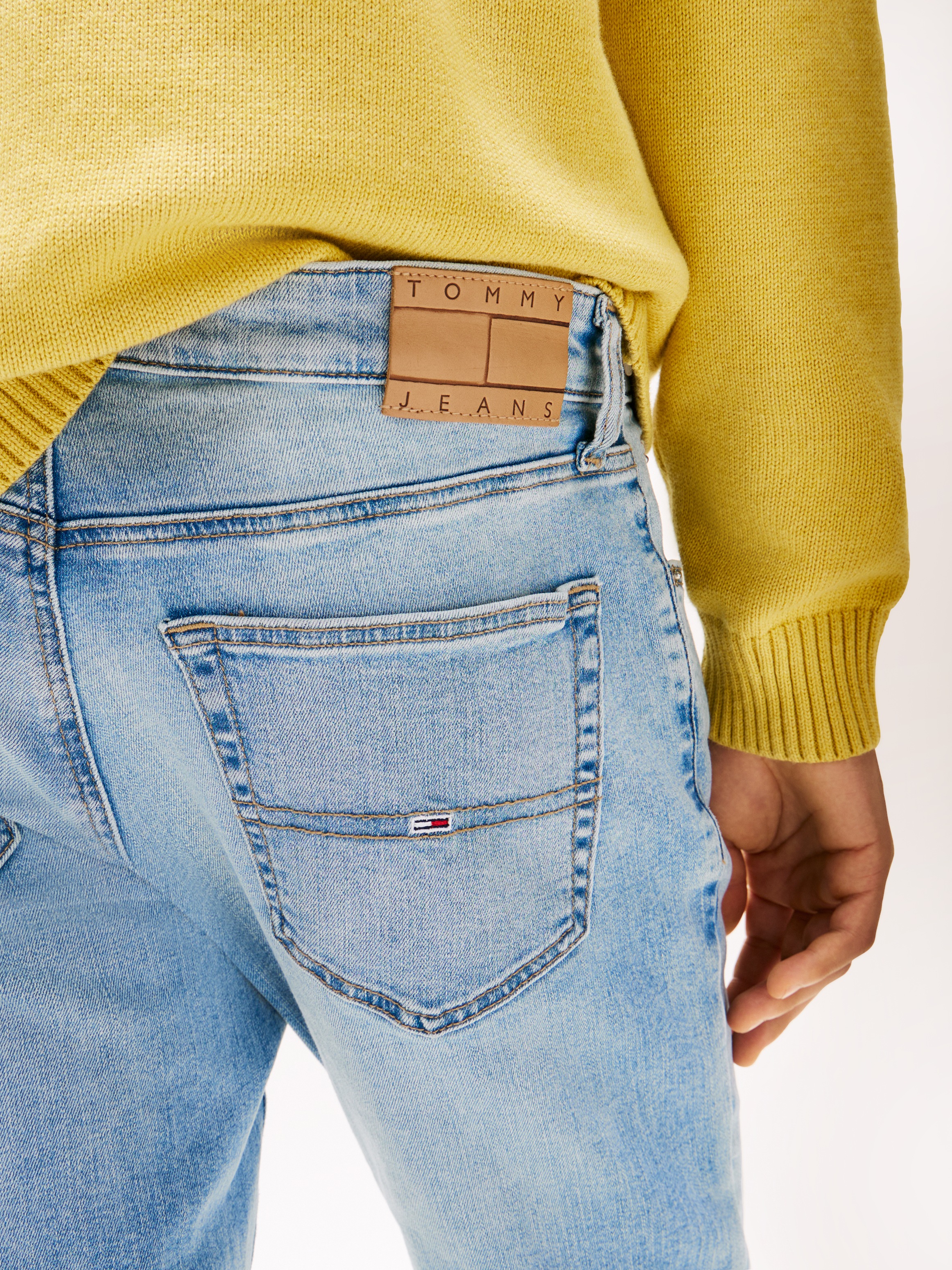 Tommy Jeans Slim-fit-Jeans »Austin Slim Tapered«, zum Knöchel hin schmaler werdende Jeans mit mittlerer Leibhöhe