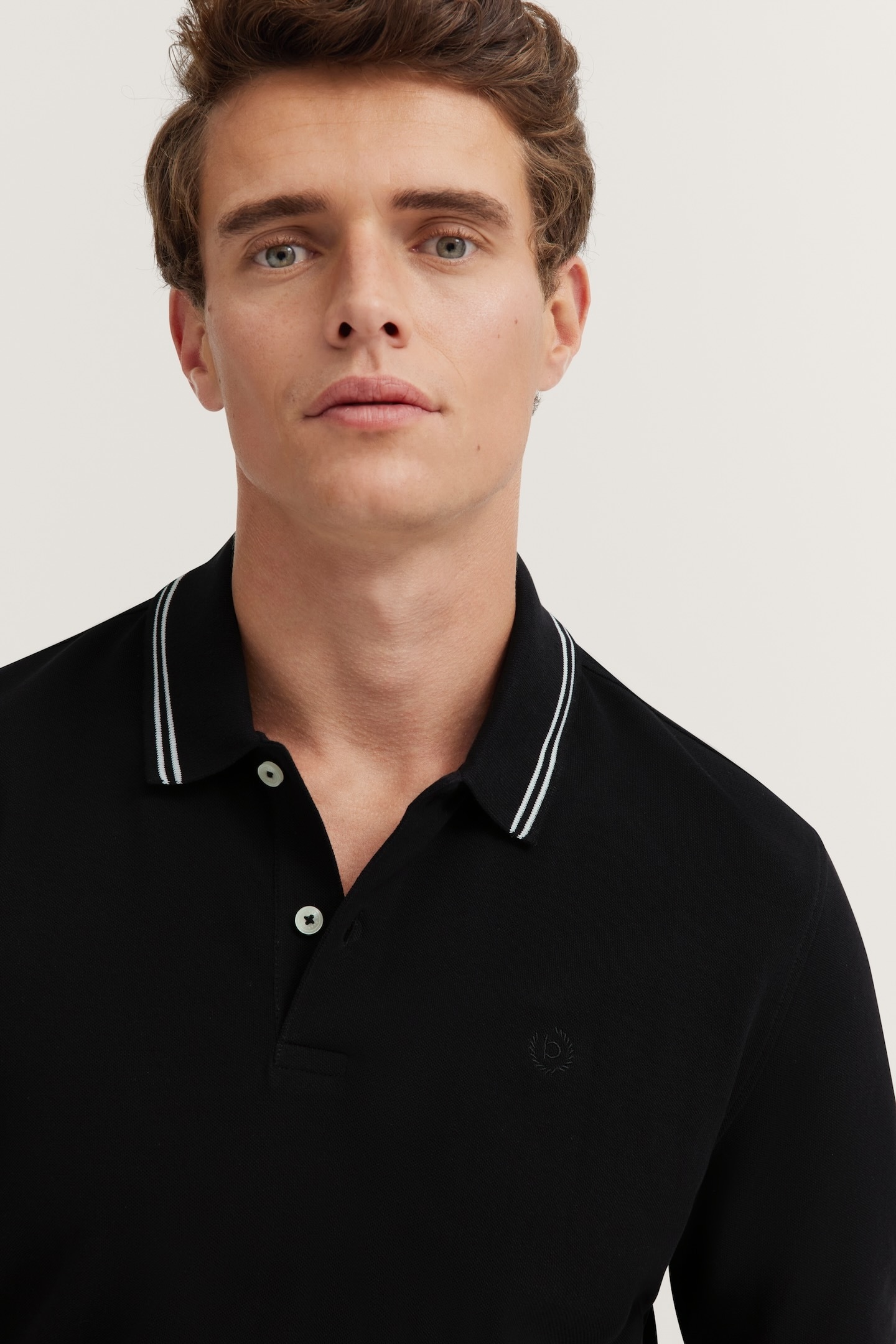 bugatti Poloshirt, mit Kontraststreifen und Bruststickerei