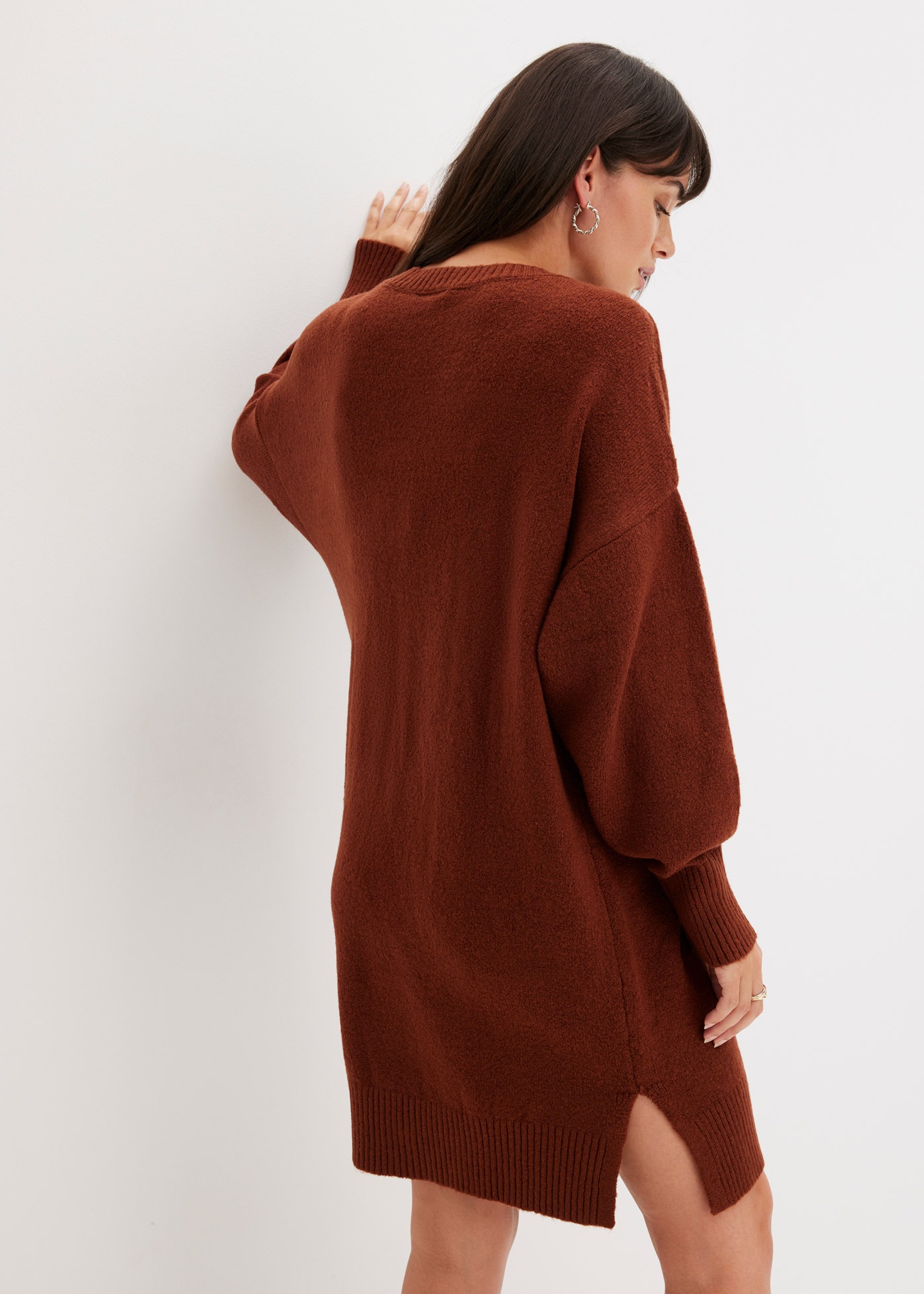 bonprix Robe en sweat »Oversize-Strickkleid« aus Materialmix, Oversize Passform, knielang, mit Seitenschlitzen