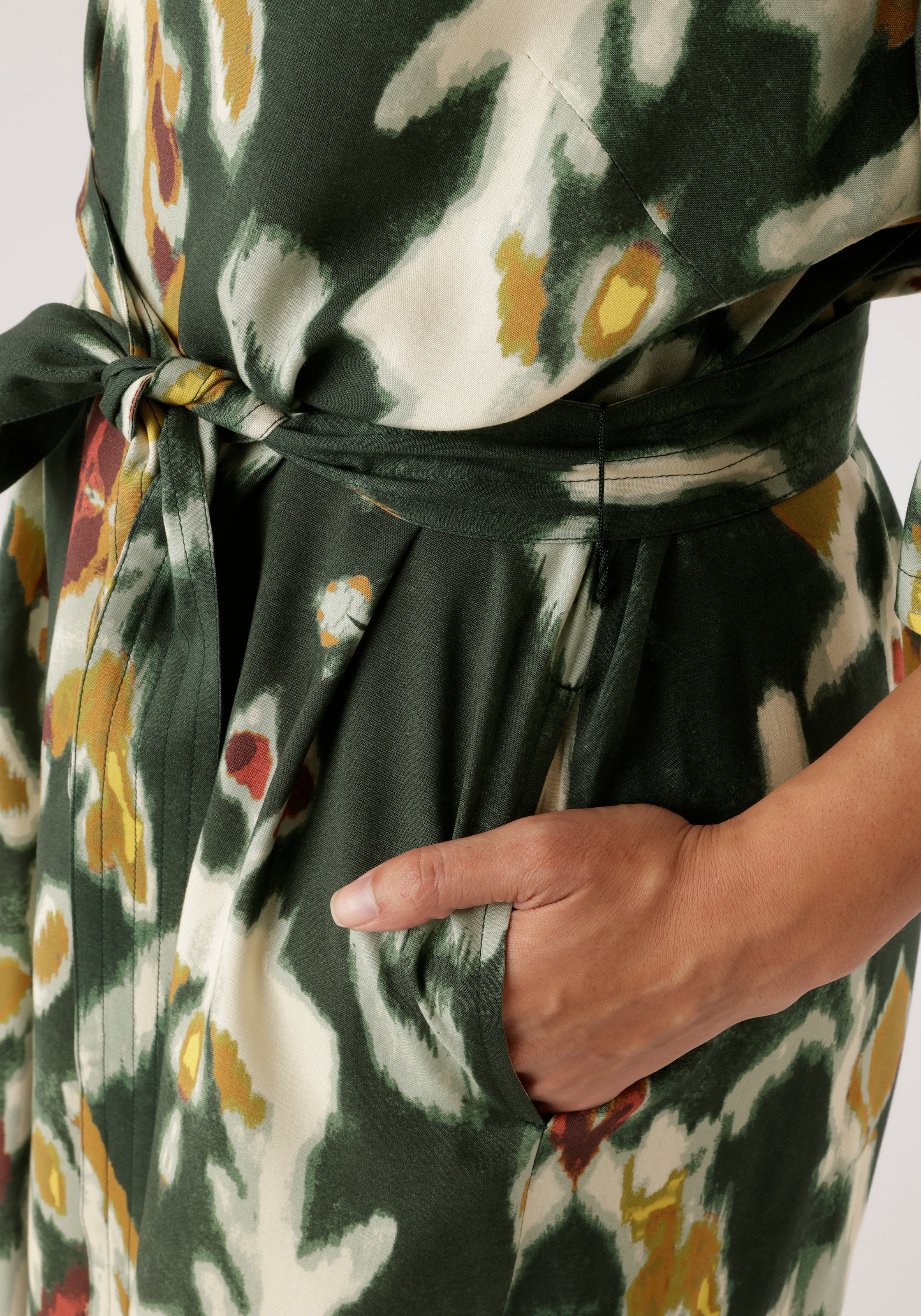Aniston PLUS Robe chemisier Poches pour les mains mit dekorativer V-Ausschnitt - NEUE KOLLEKTION