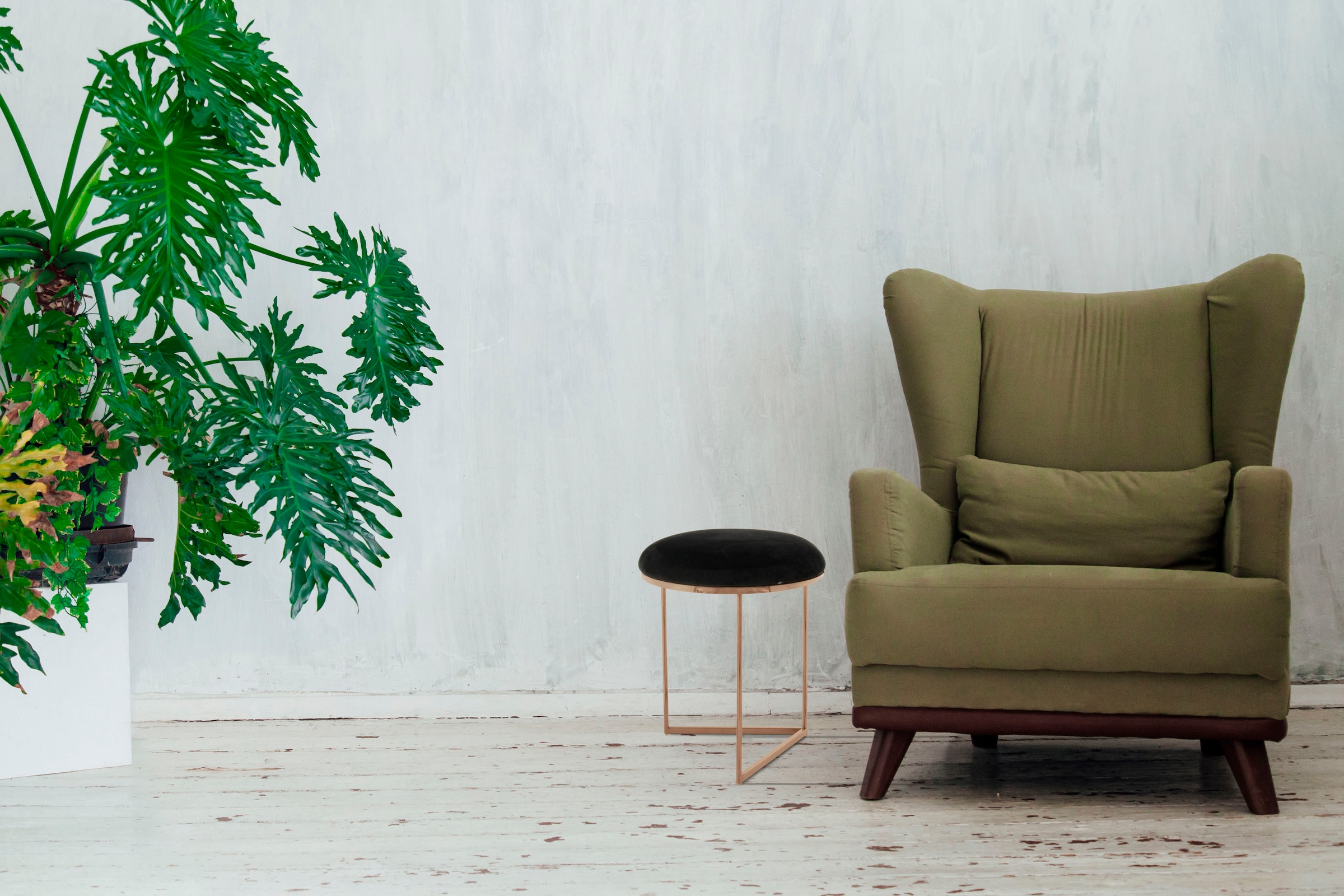 Image of Kayoom Sitzhocker "Hocker Wynona 325, in stilvollem Design, mit dreieckiger Grundform" 1 Stk. tlg. glamourös, hochwertig, mit gepolsterter Sitzfläche in runder Form