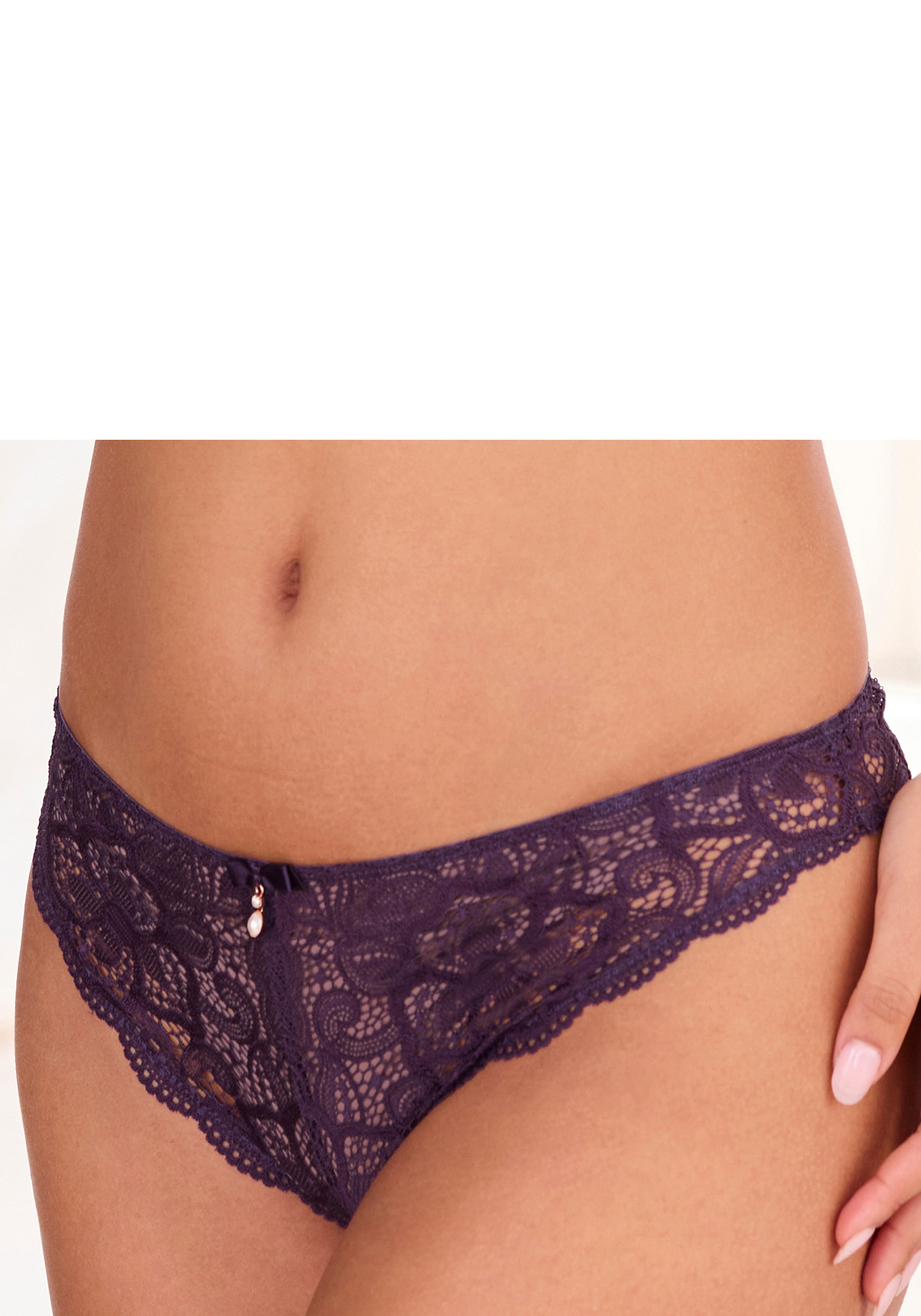 Image of LASCANA Tanga "Nikoletta" mit feiner Zierschleife und Accessoire in Perlenoptik