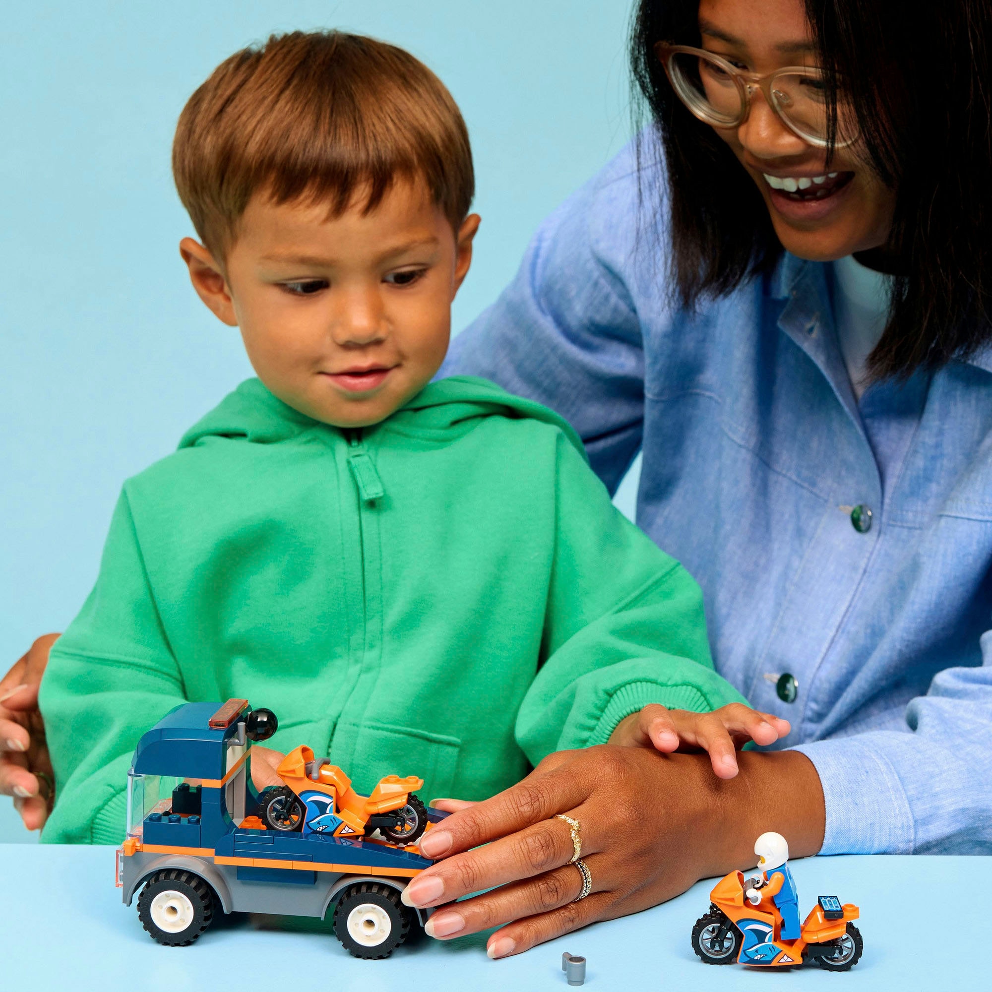 LEGO® Konstruktionsspielsteine »Motorradtransporter (60491), LEGO City« Made in Europe