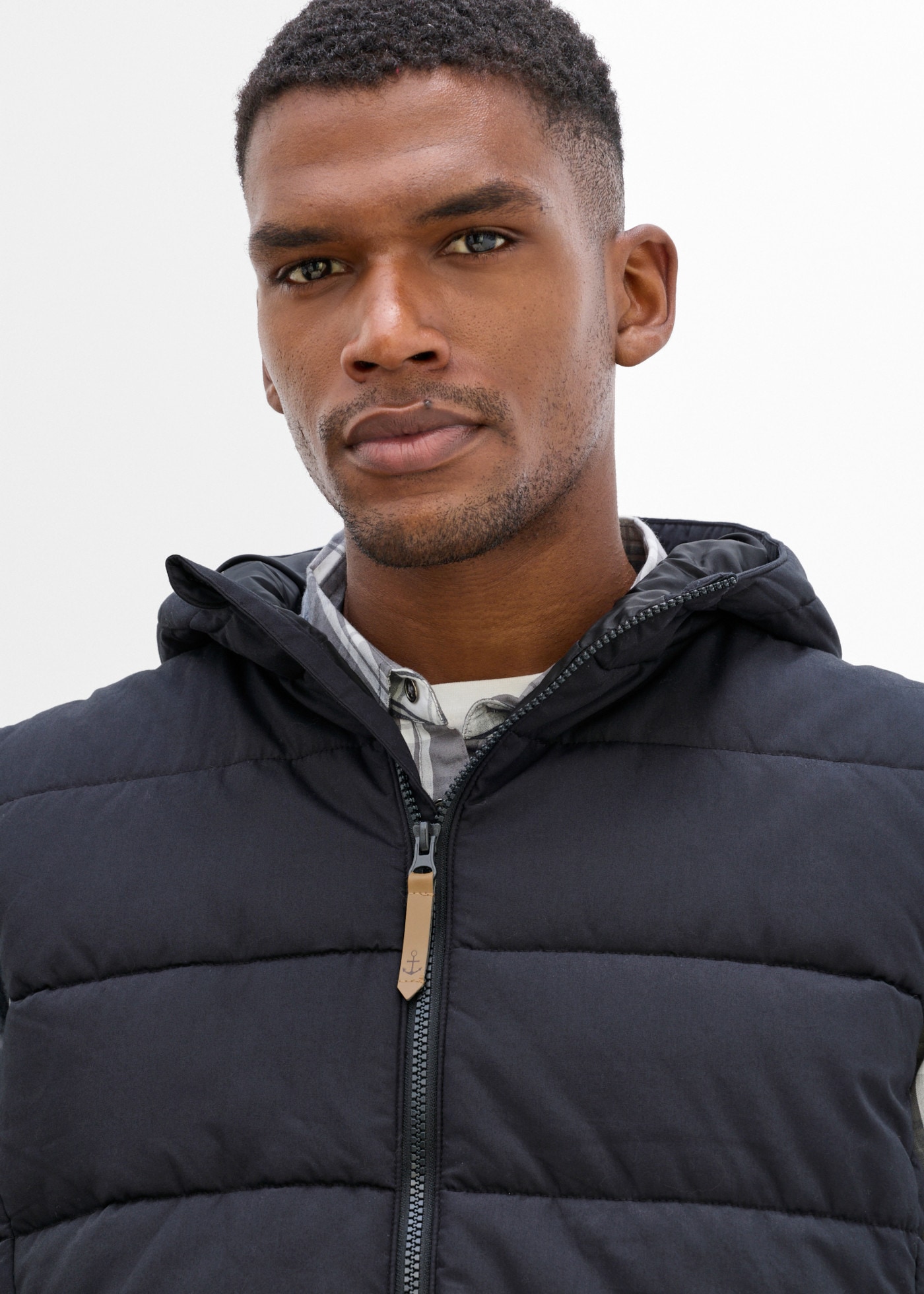 bonprix Gilet matelassé style décontracté, en coton, coupe régulière, avec col montant