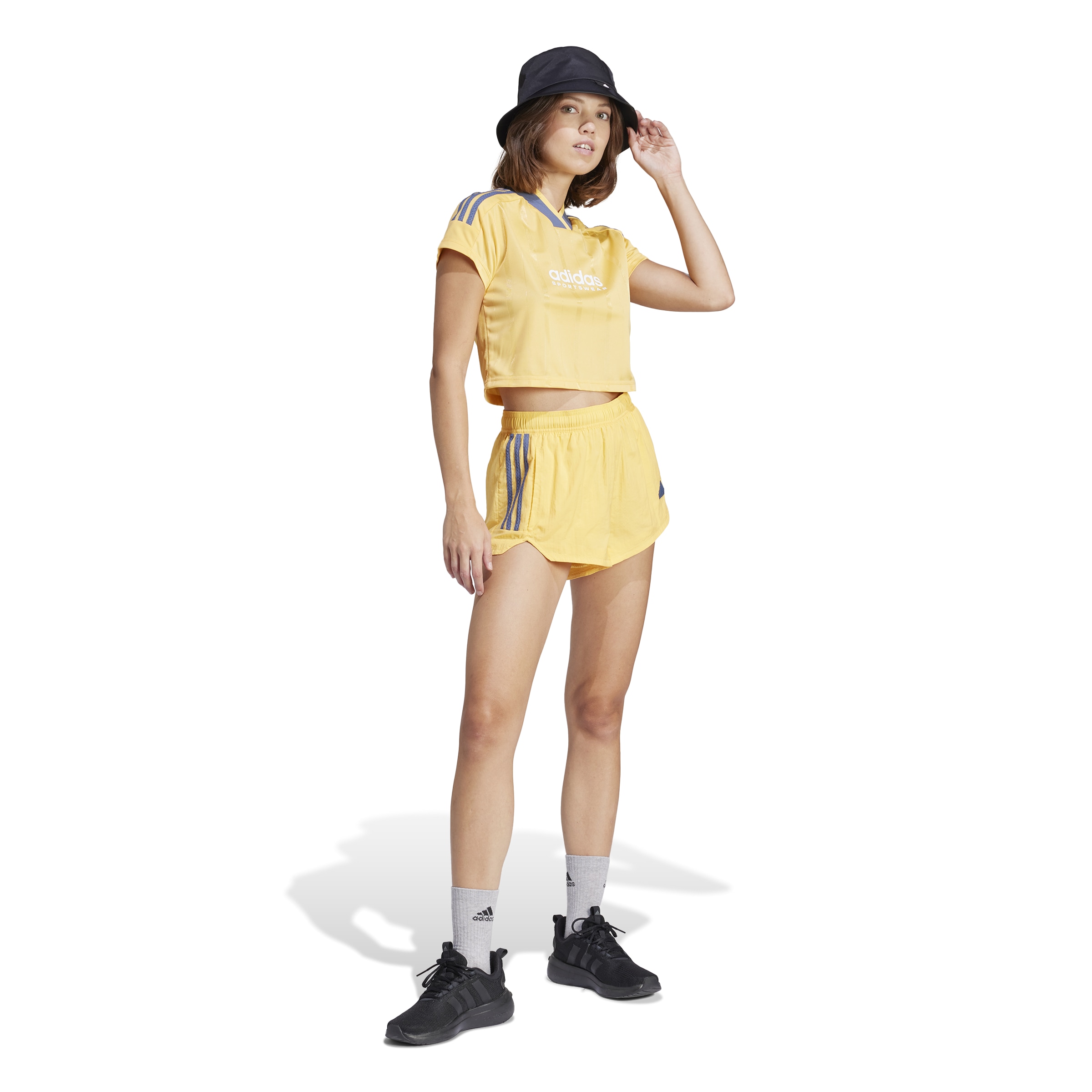 adidas Sportswear Shorts »W TIRO Q2 WV SH«, (1 tlg.)
