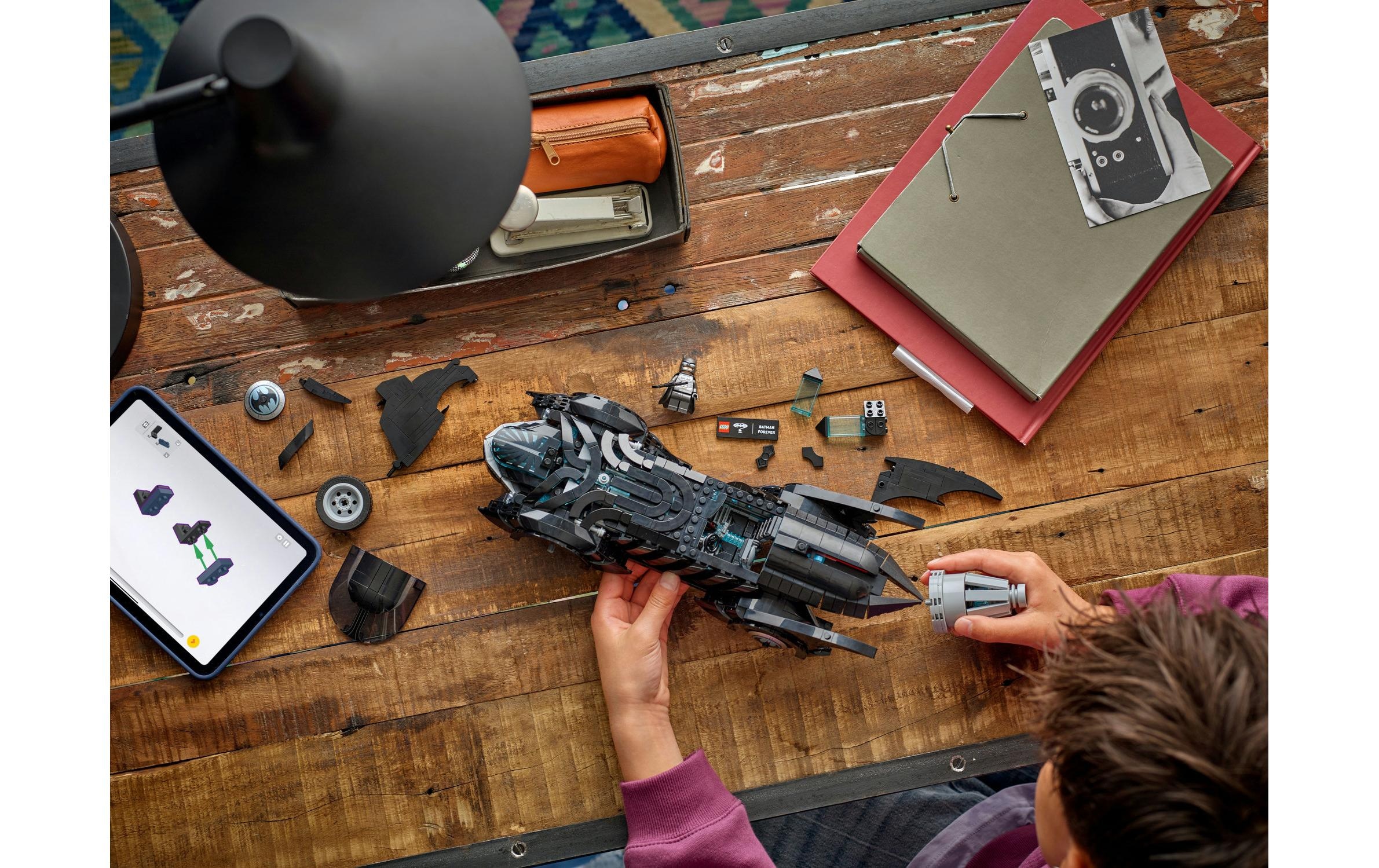 LEGO® Briques de jeu »LEGO® DC Batman Forever Batmobil 76304«