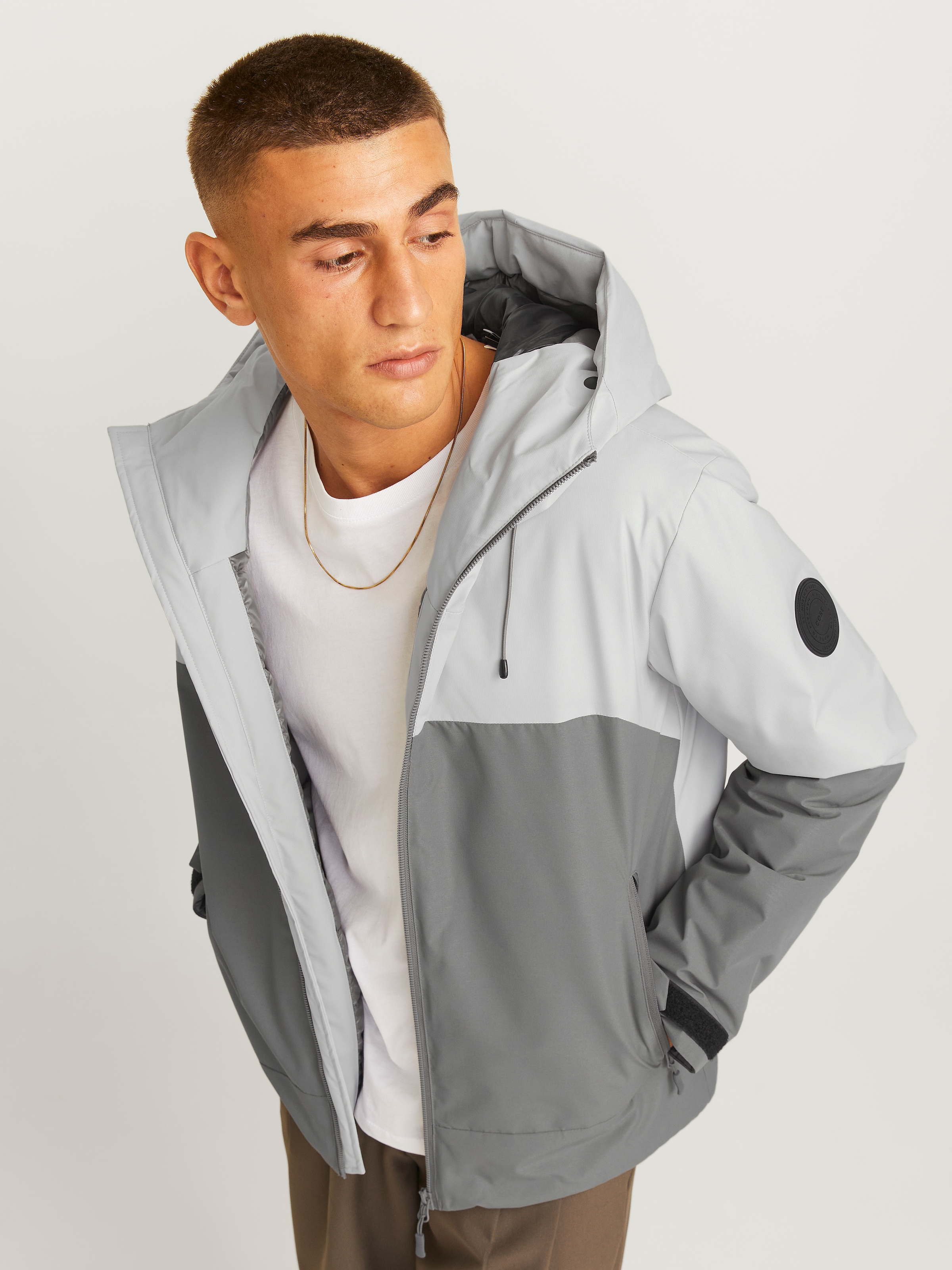 Jack & Jones Outdoorjacke »JCOAIDEN TRANSITIONAL JACKET SN« mit Kapuze