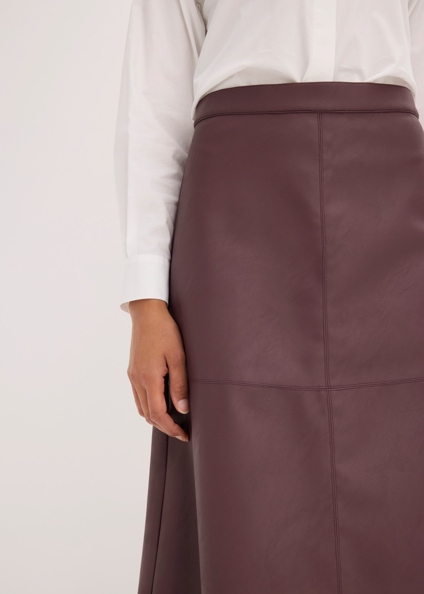 bonprix Midirock aus Lederimitat, Regular Fit, Midi-Länge, eleganter Stil