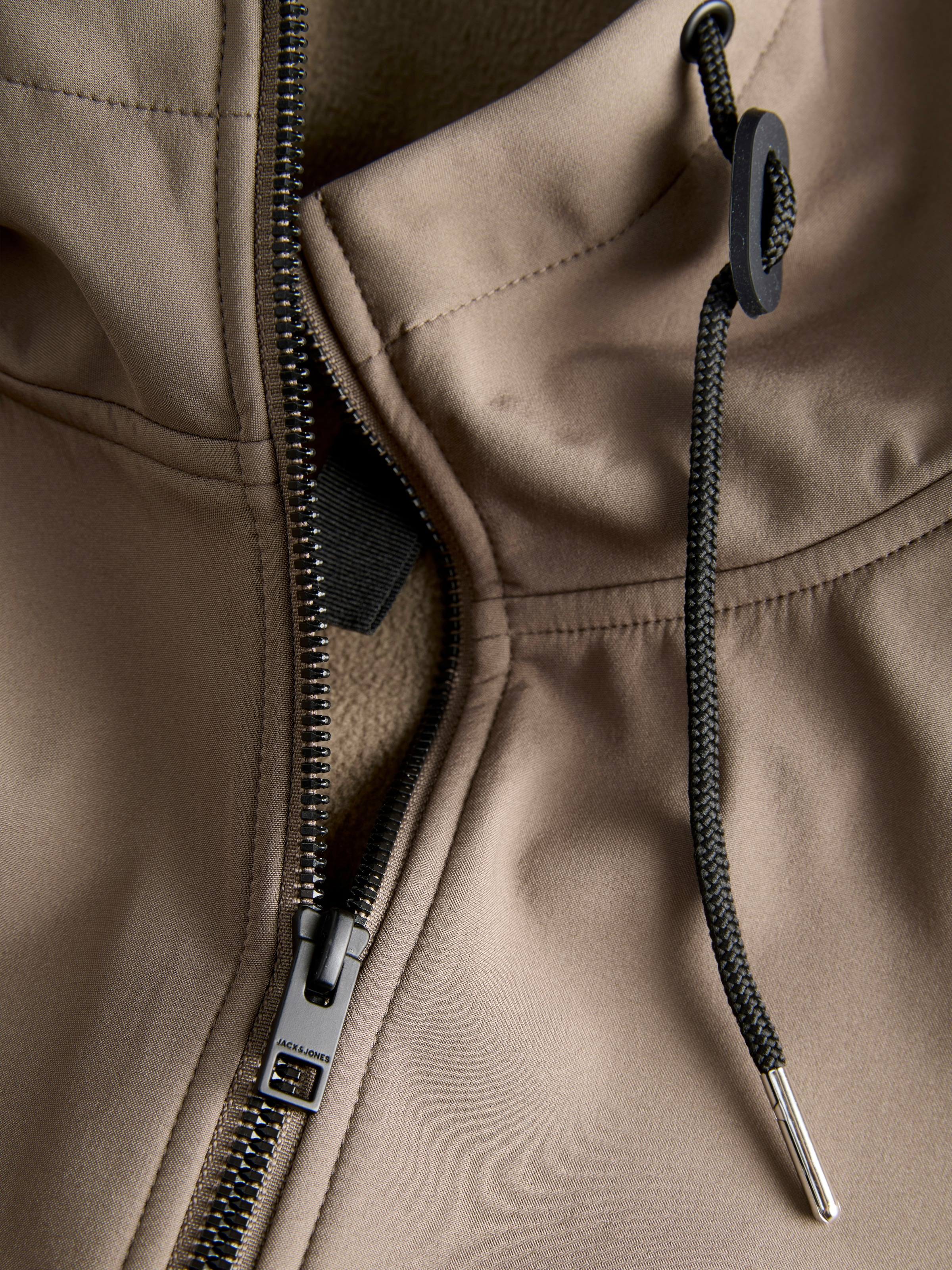 Jack & Jones Veste softshell »JJEBASIC mit wasserabweisender Funktion« mit Kapuze Kunstfaser, regular fit