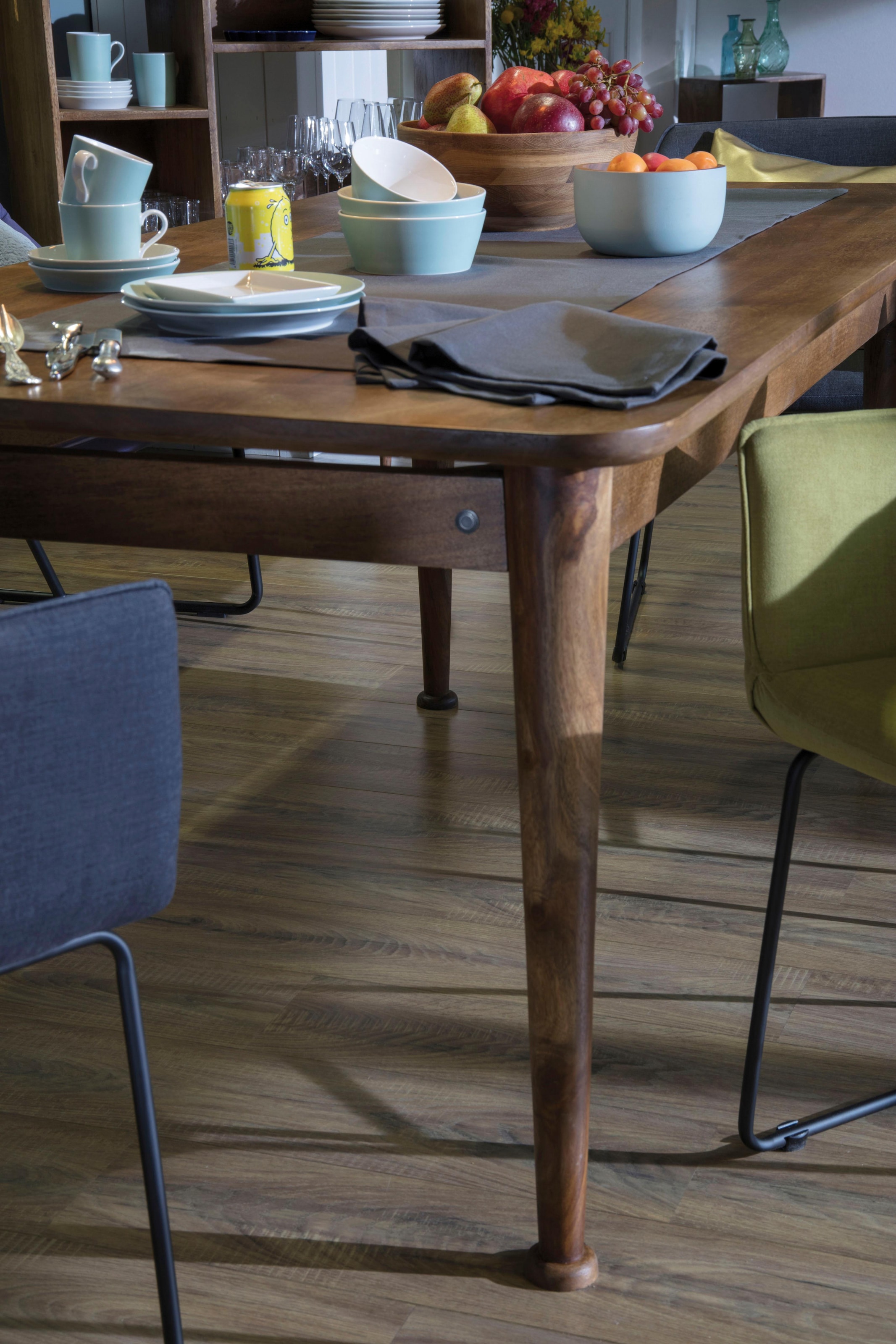 SIT Table de salle à manger »Vaduz 180 x 90 cmaus Mangoholz Massivholz« pieds en bois marquants avec talons décoratifs en forme d'assiette