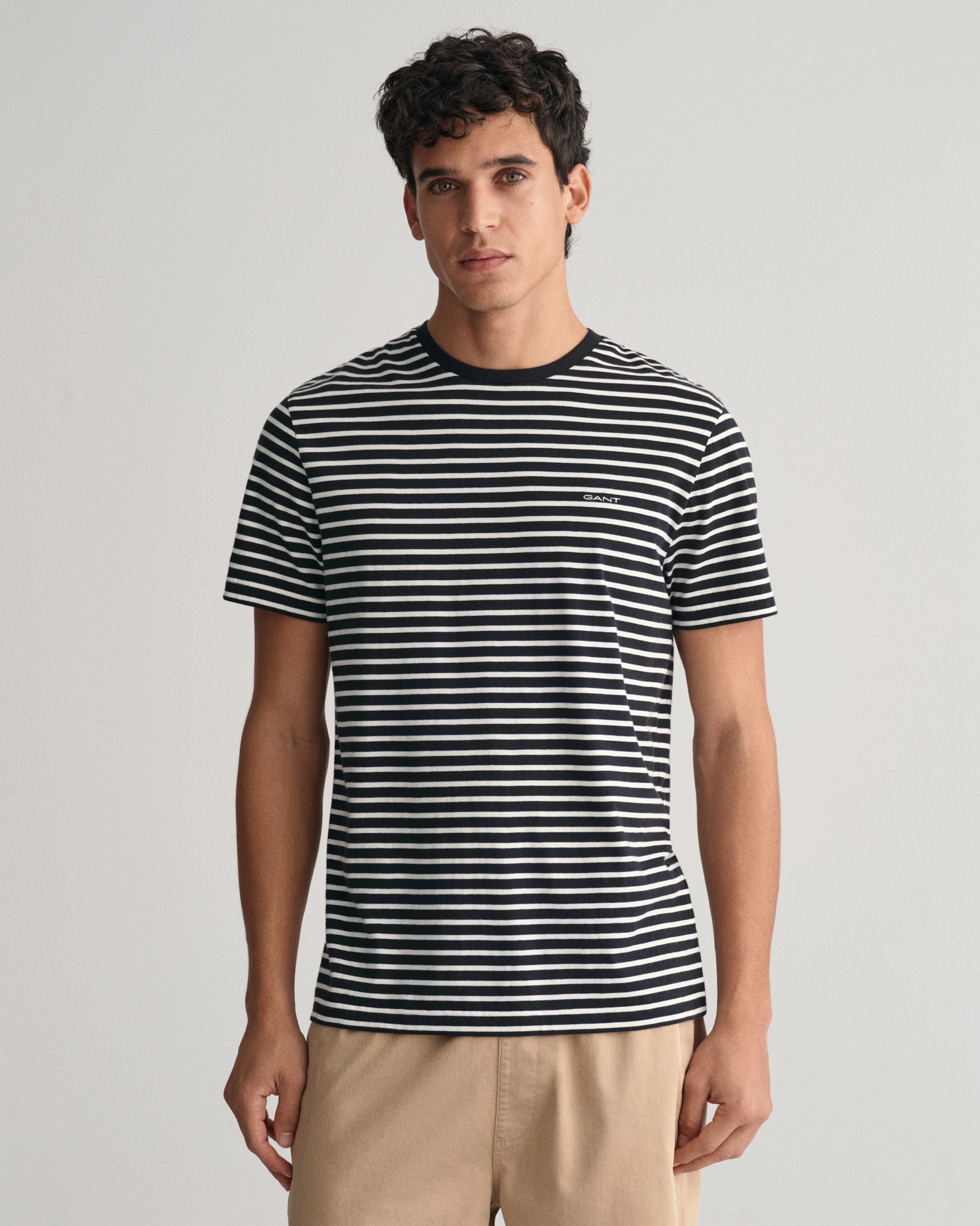 T-Shirt »STRIPED T-SHIRT«, fein gestreift