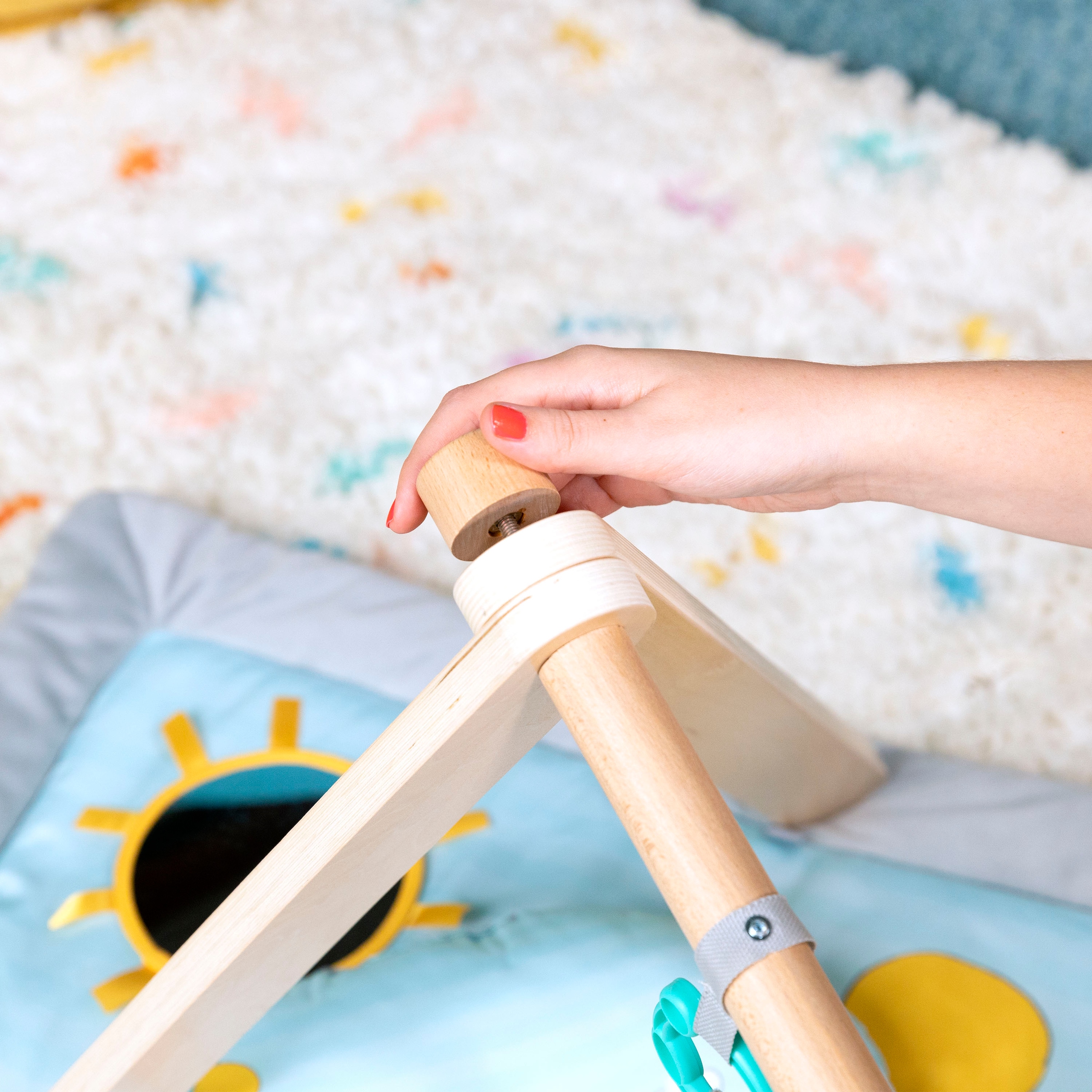 Bright Starts Arche de jeu »WINNIE THE POOH Once Upon a Tummy Time ™ Activity Gym« mit Plüschmatte und Stützkissen