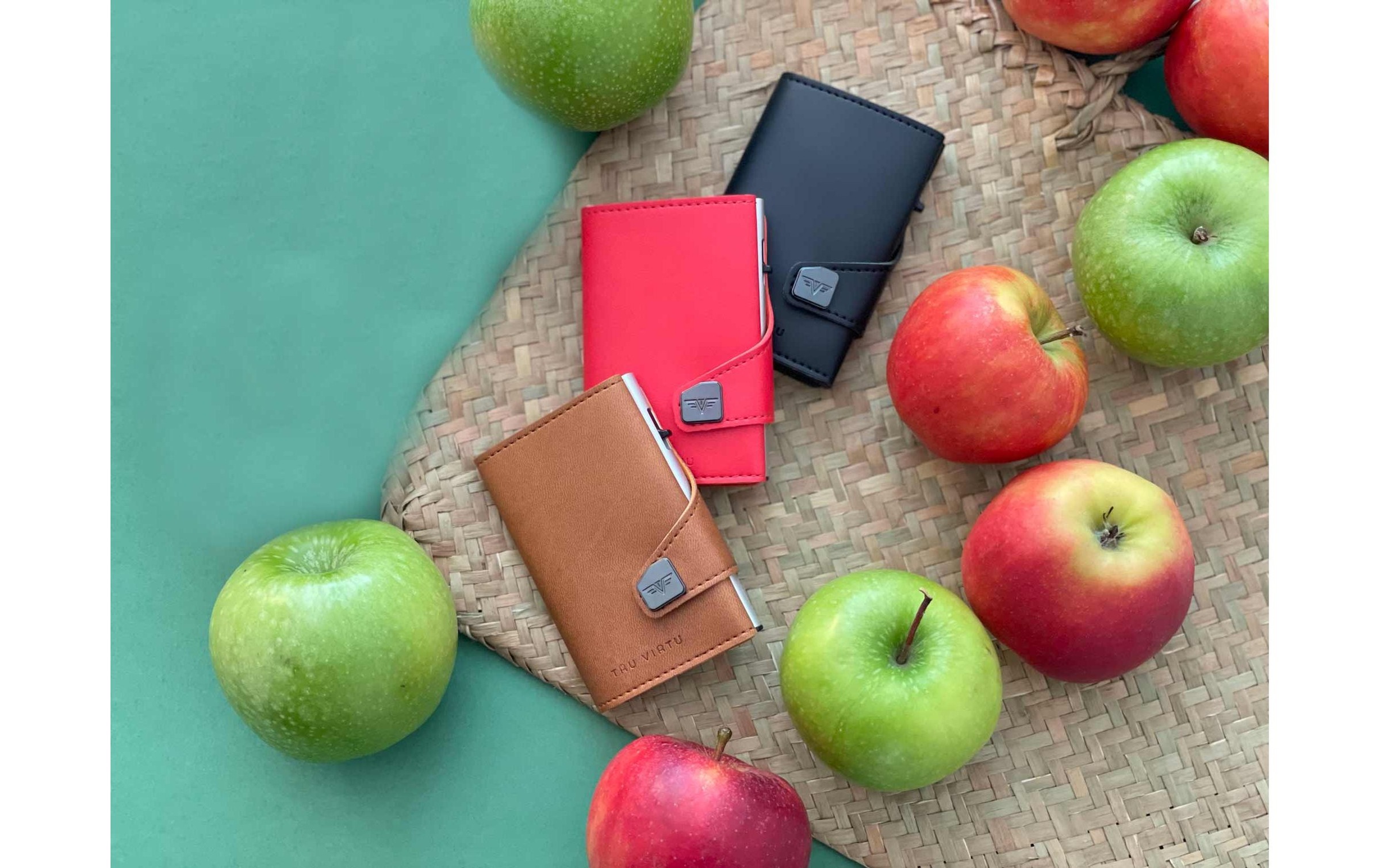 Geldbörse »TRU VIRTU Click & Slide Wallet vegan, Bio Apple Black«