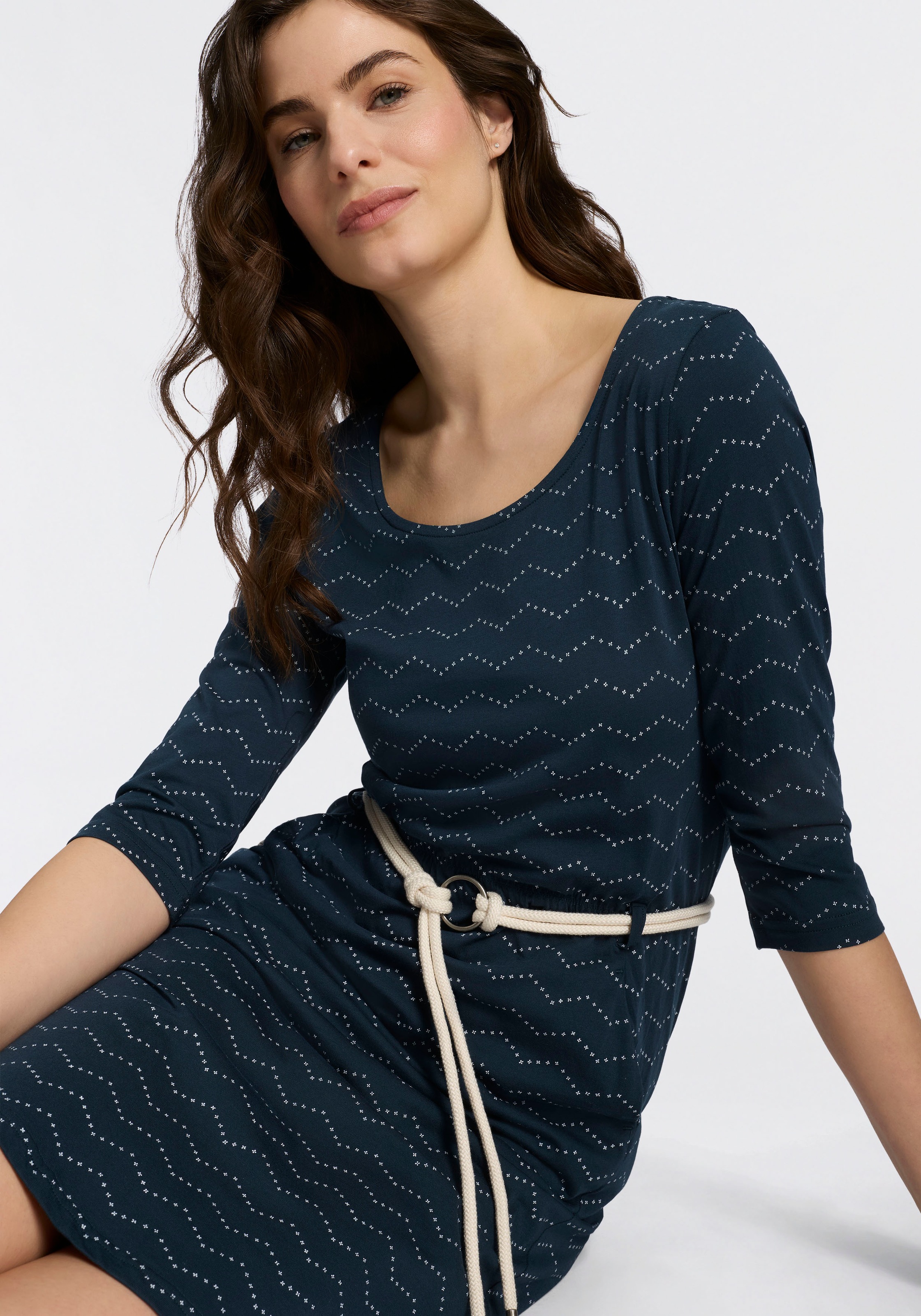 Ragwear Robe en jersey »LILITHA ZIG ZAG O« mit Taillen-Bindegürtel