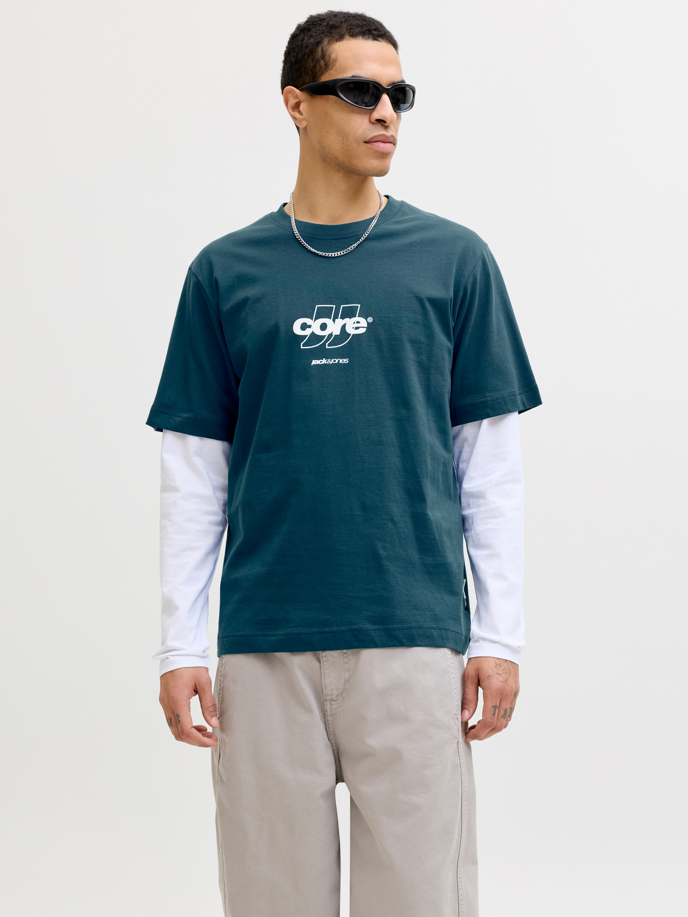Image of Jack & Jones T-Shirt "JCOCLUB FRONT PRINT TEE SS CREW SN" mit Print