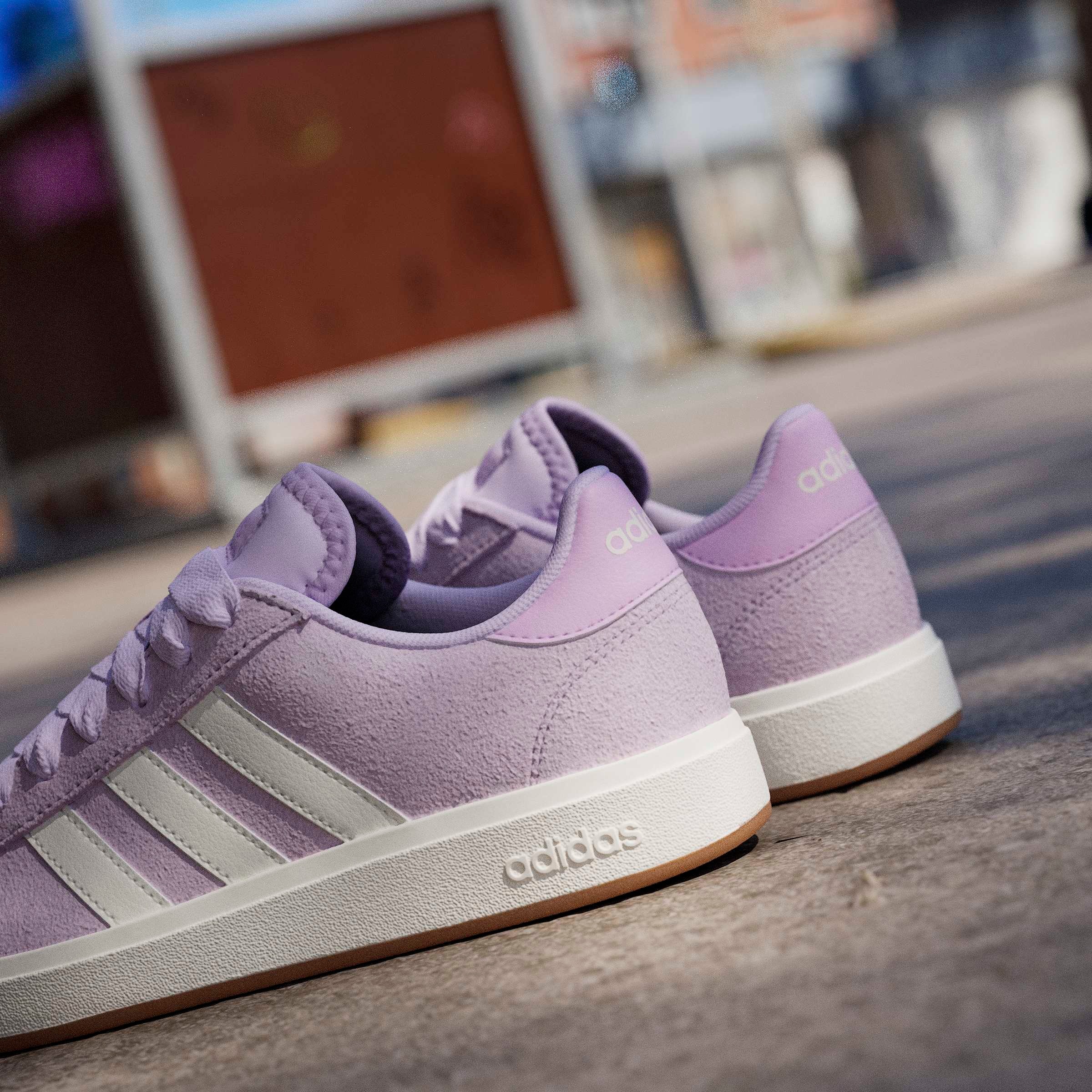 adidas Sportswear Sneaker »GRAND COURT BASE 00S«  Design auf den Spuren des adidas Campus 00