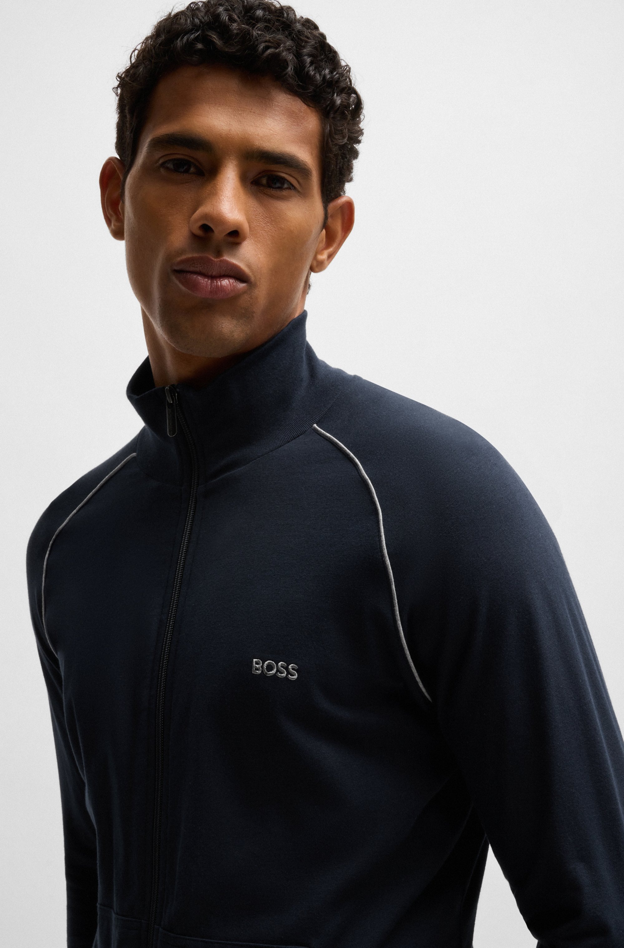 BOSS Sweatjacke »Mix&Match Jacket Z«, mit Kontrastnaht am Ärmel