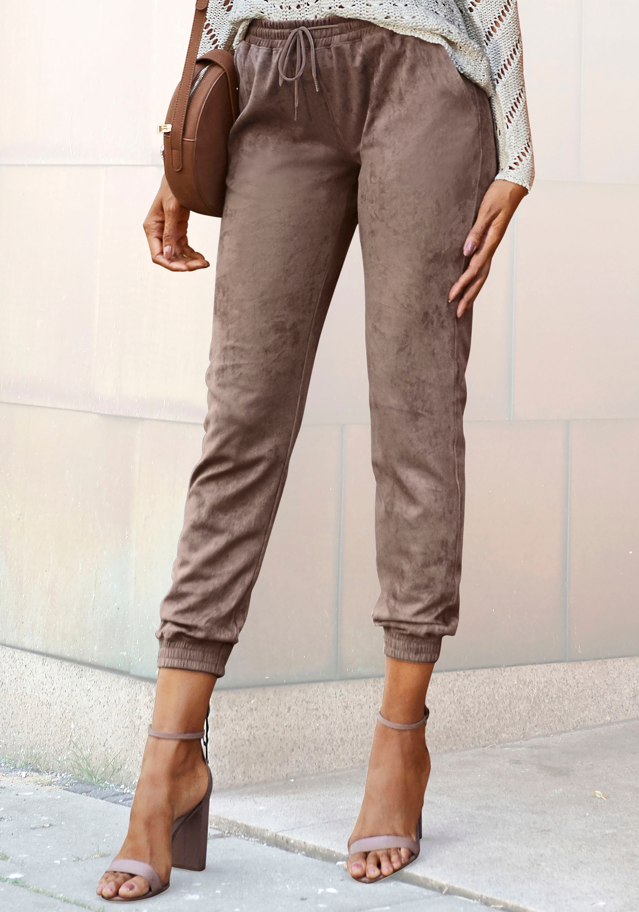 Image of LASCANA Relaxhose, in Velour Optik bei Ackermann Versand Schweiz