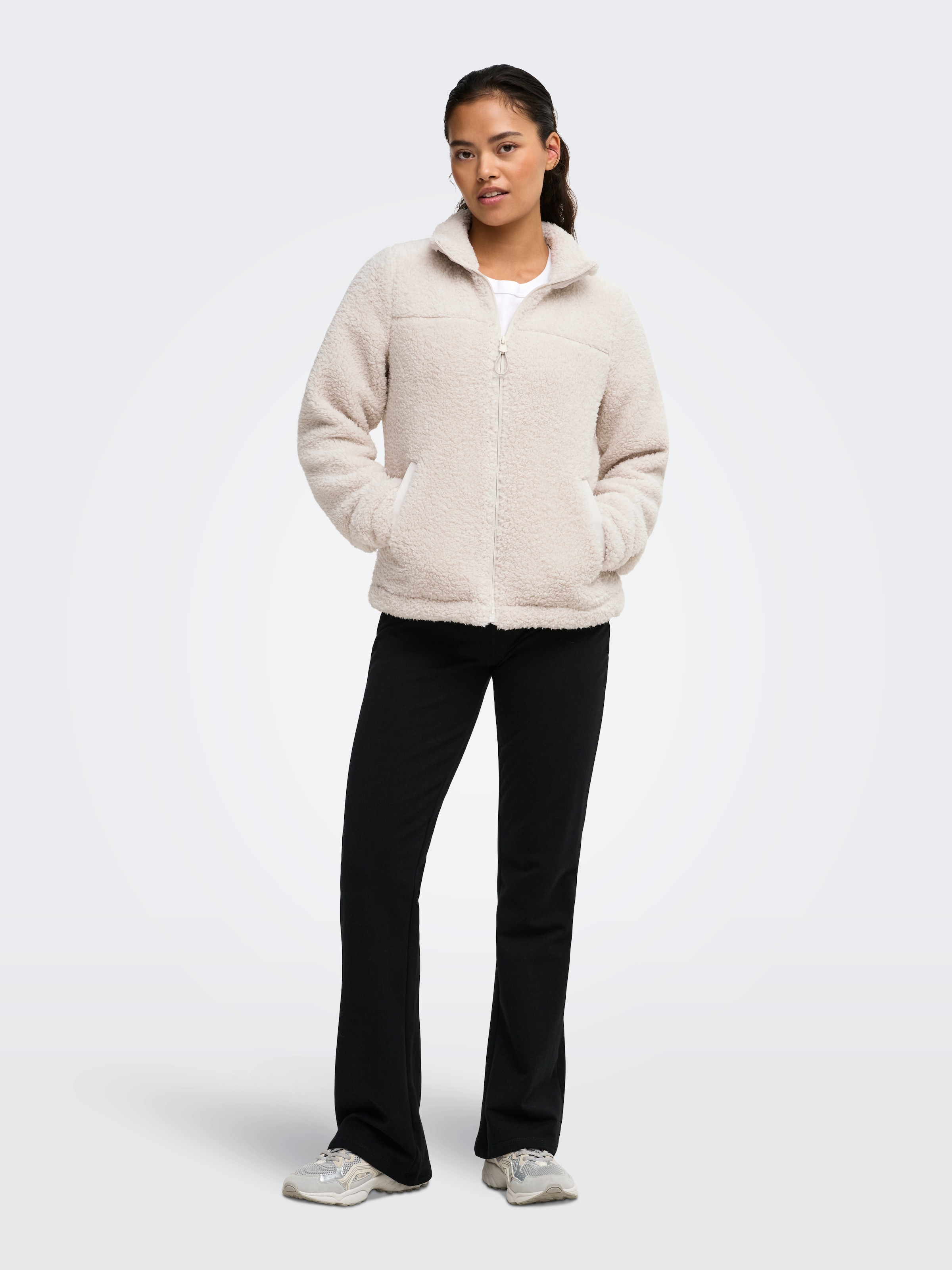 ONLY Play Veste en peluche »ONPAMY-FLUF HN FZ LS JCK NOOS« Kunstfaser