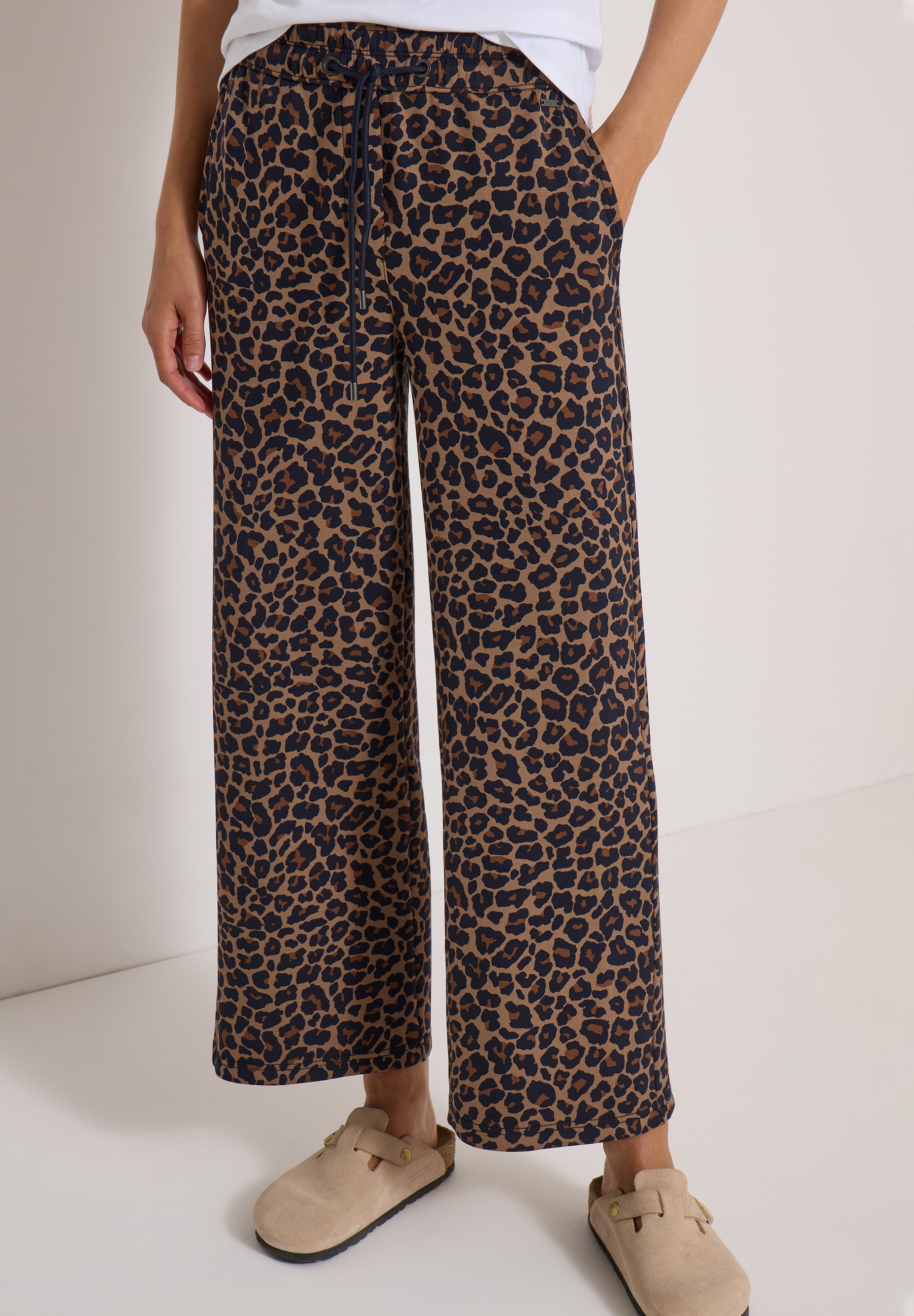 Cecil Stoffhose »Style Neele«  Viskosemix in Silk-Touch-Qualität, Elastikbund, Animal Print